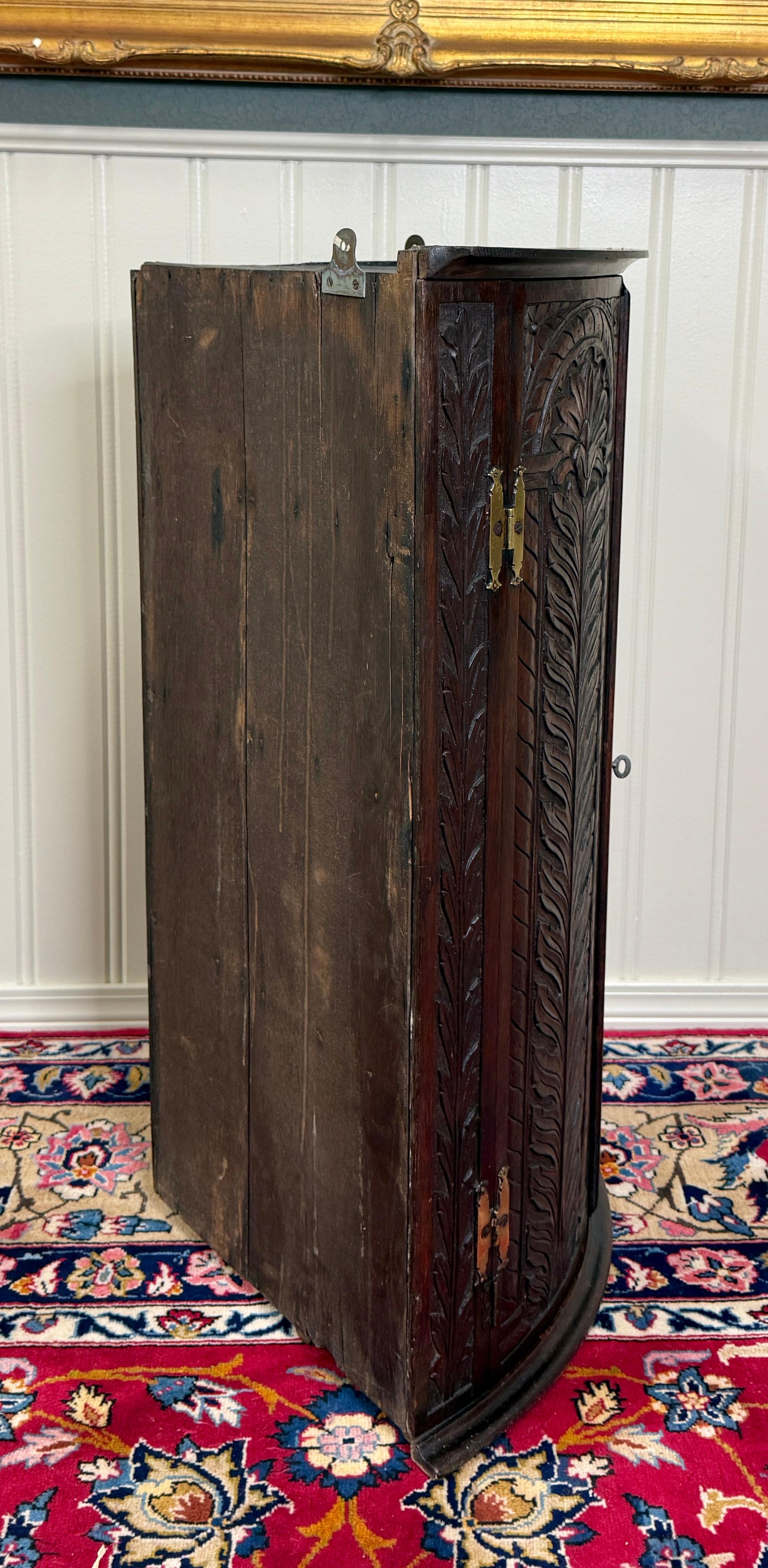 Antike englische Eckschrank geschnitzt Eiche hängenden Wandschrank Lagerung 19C im Angebot 11