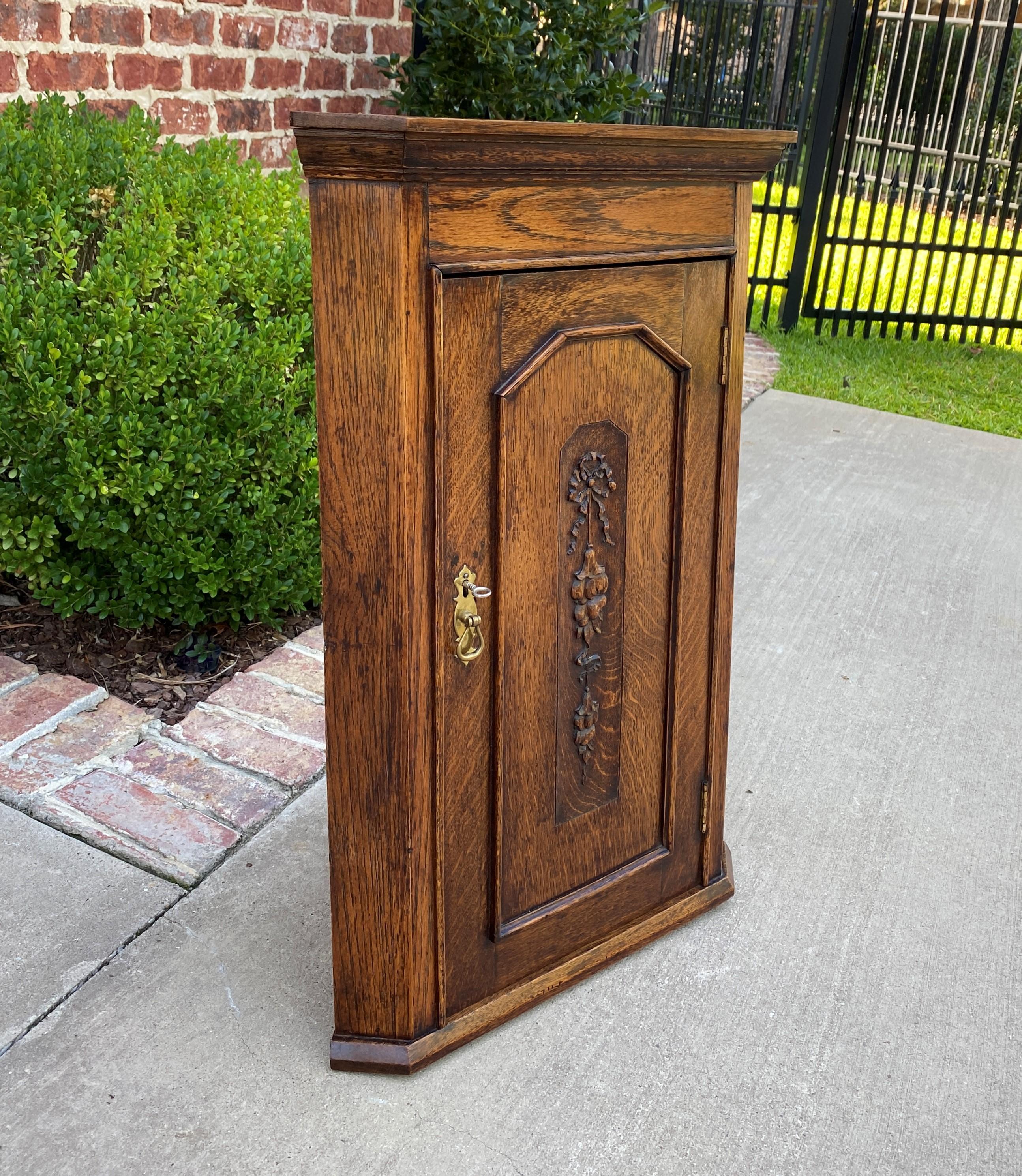 Antique English Corner Cabinet Tiger Oak Wall Hanging Cabinet Storage Large 19C In Good Condition In Tyler, TX