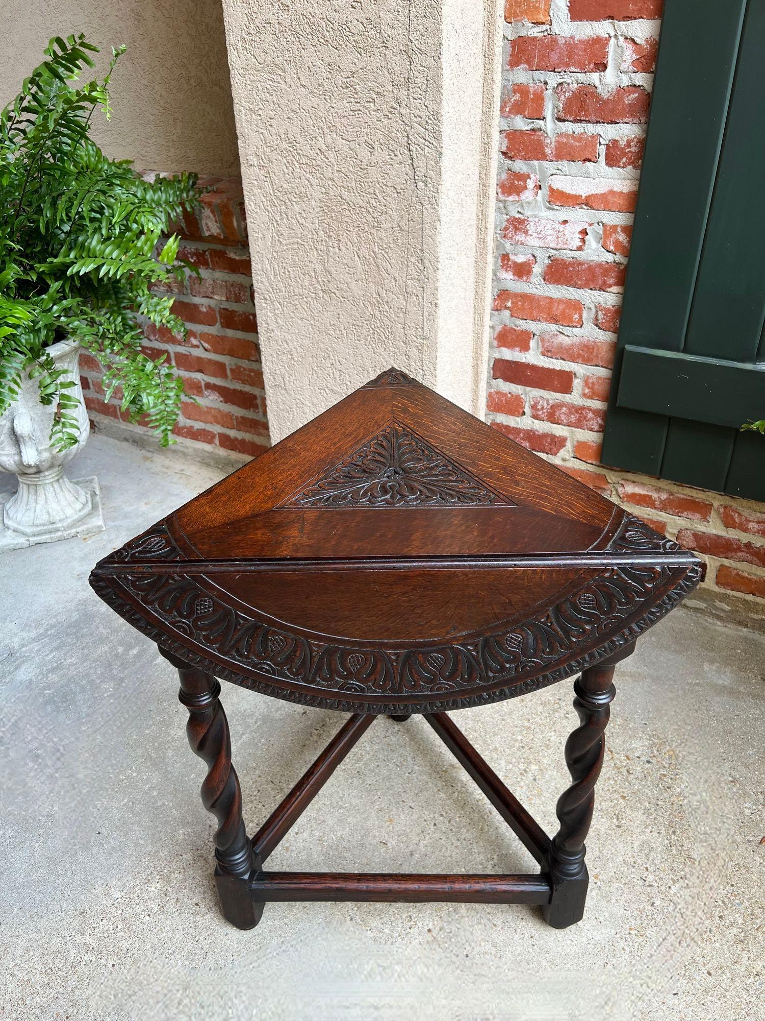 Hand-Carved Antique English Corner End Table Handkerchief BARLEY TWIST Carved Oak ROUND