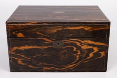 Ancienne boîte de toilette de voyage ajustée en CIRCA, vers 1870