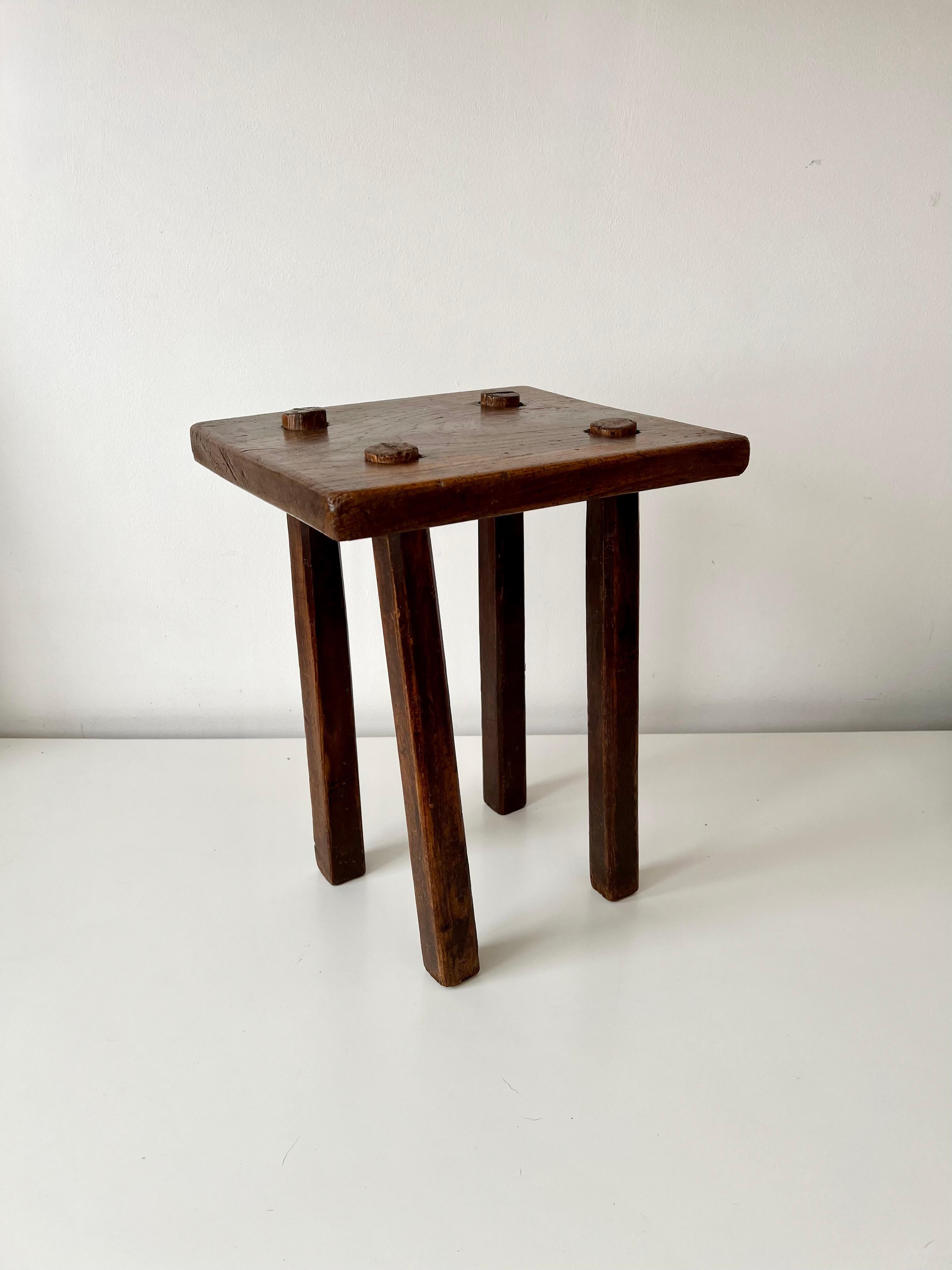 A.I.C C. tabouret / table d'appoint de style Country Antiques, c.1850 en vente 7