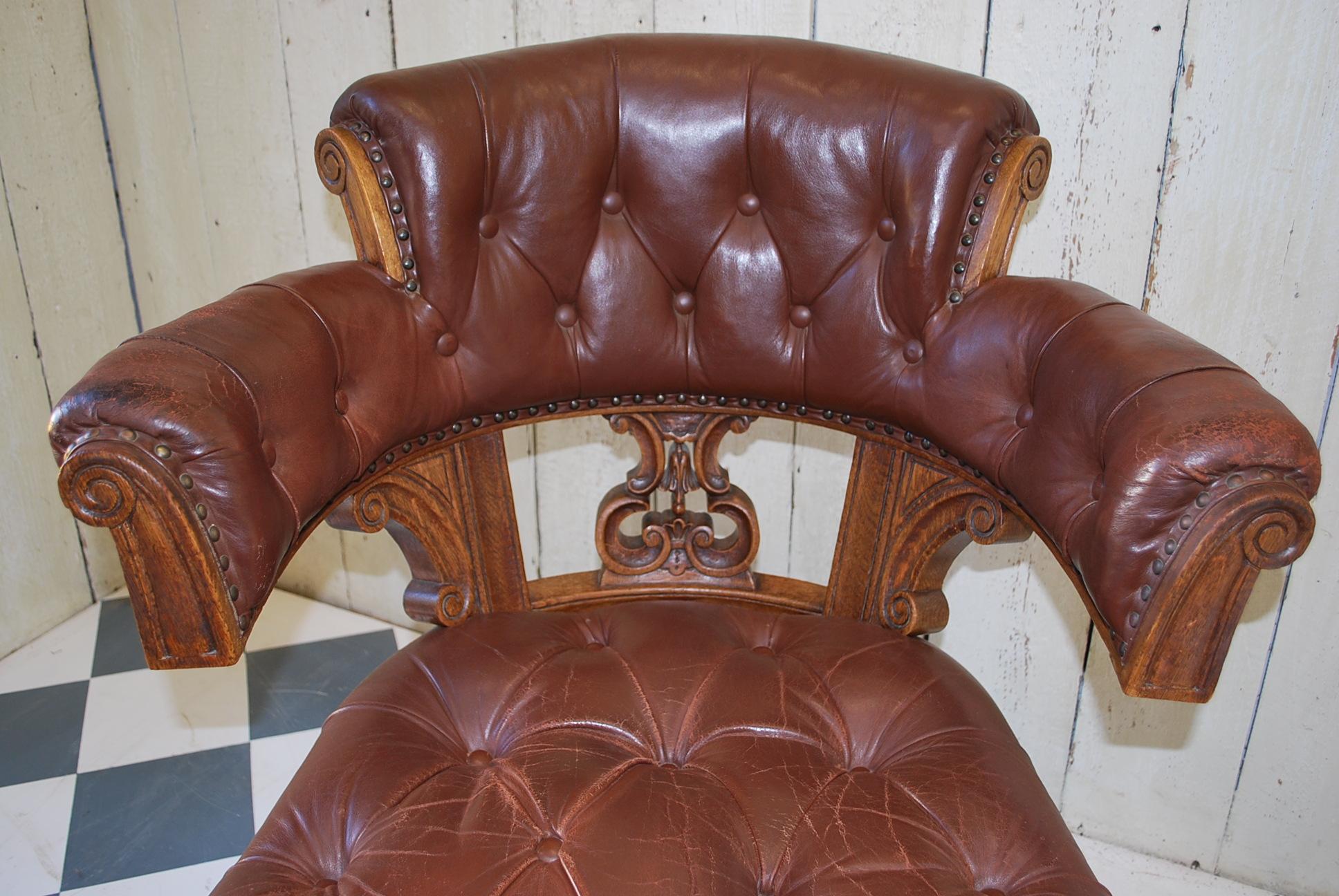 19th Century Antique English country house oversized oak and Leather important Desk Chair For Sale