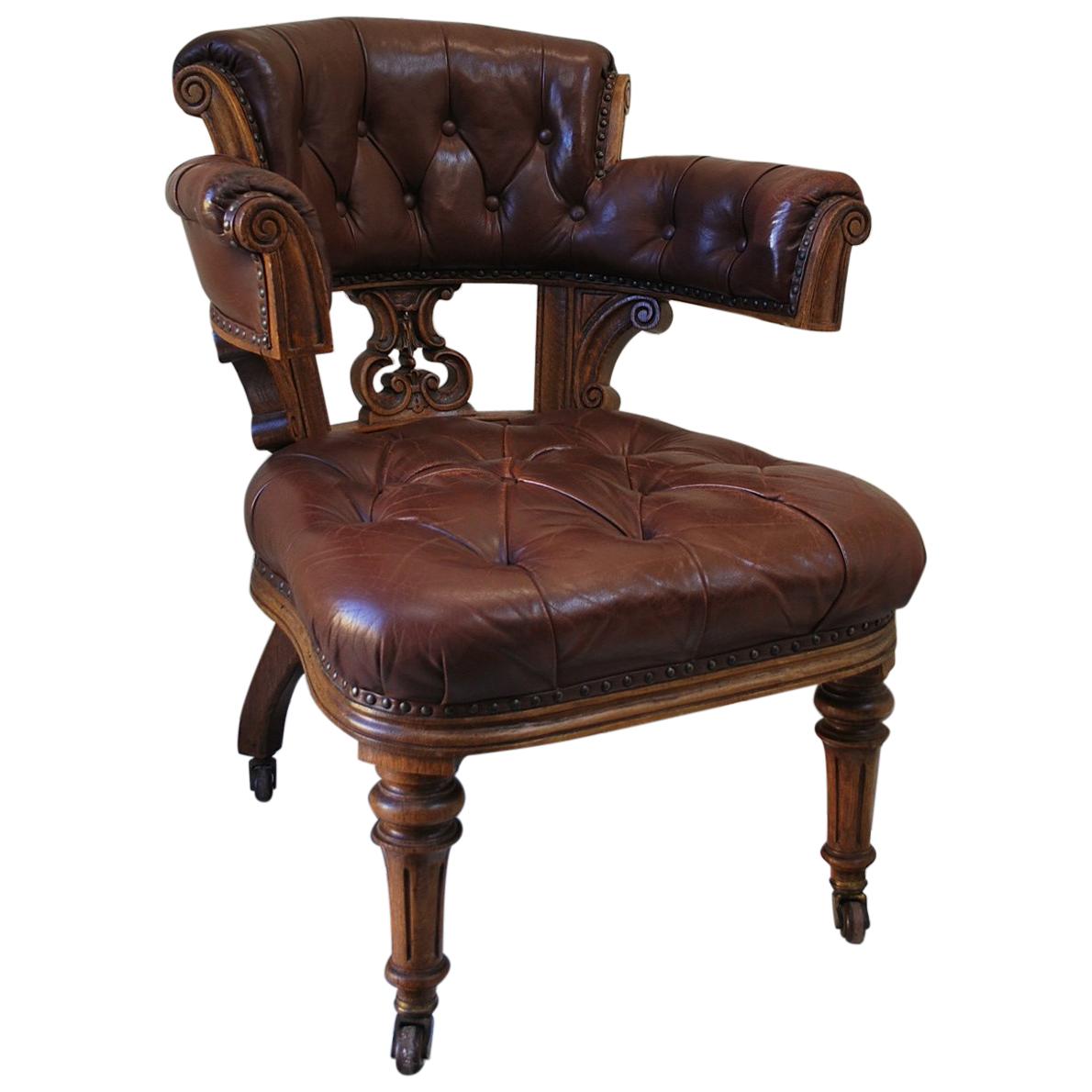 Antique English country house oversized oak and Leather important Desk Chair For Sale