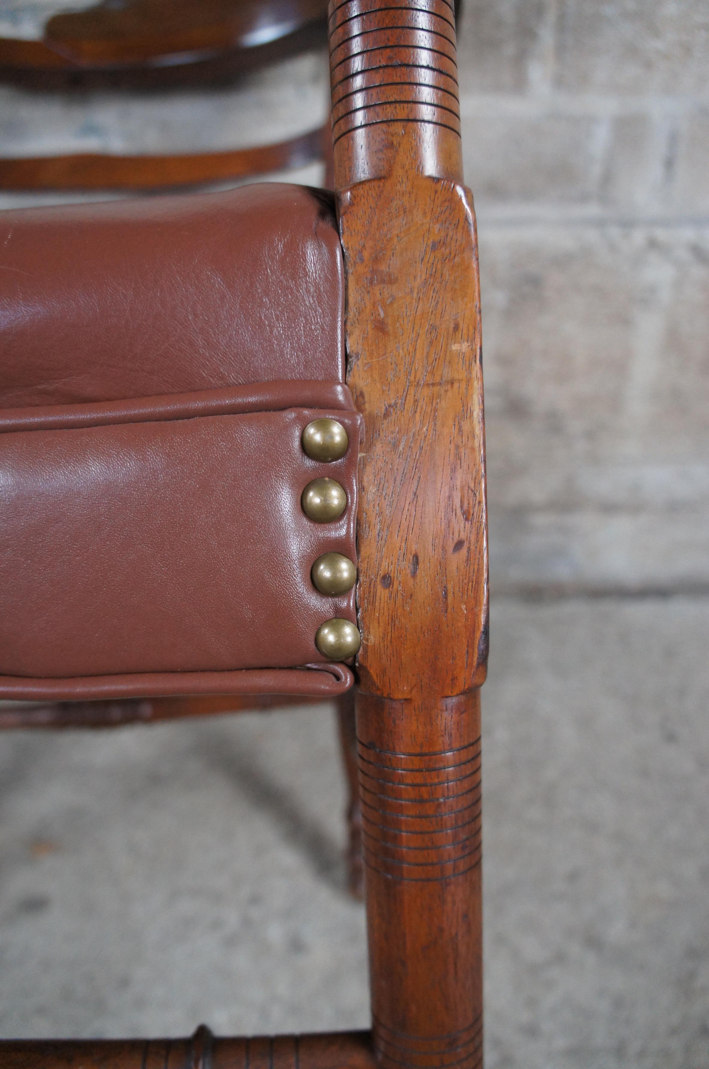 Chaise à accoudoir ronde à dossier échelonné en acajou de style anglais Siège d'accoudoir en vente 3