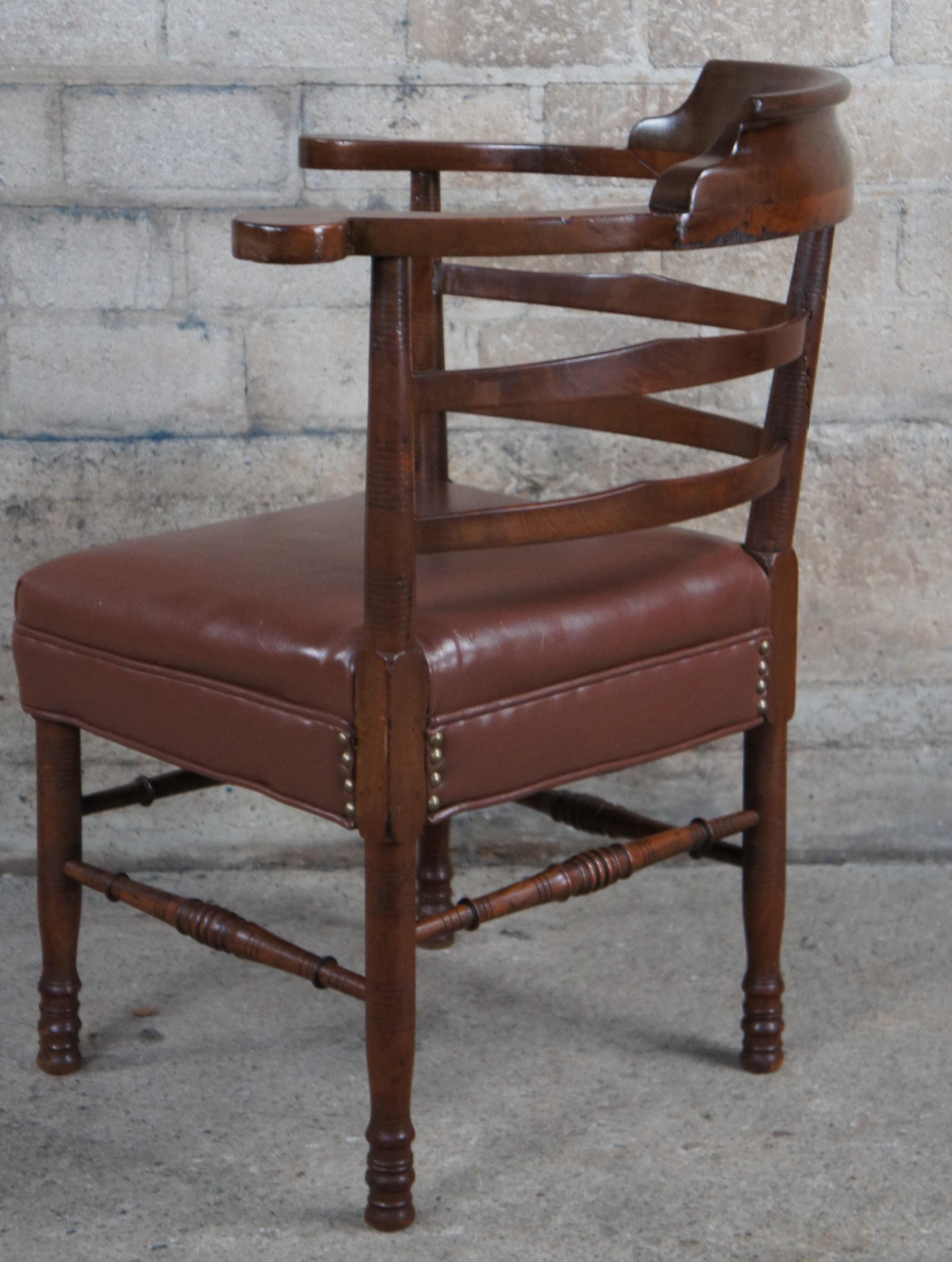Antique English Country Mahogany Ladderback Roundabout Corner Arm Chair Seat In Good Condition For Sale In Dayton, OH