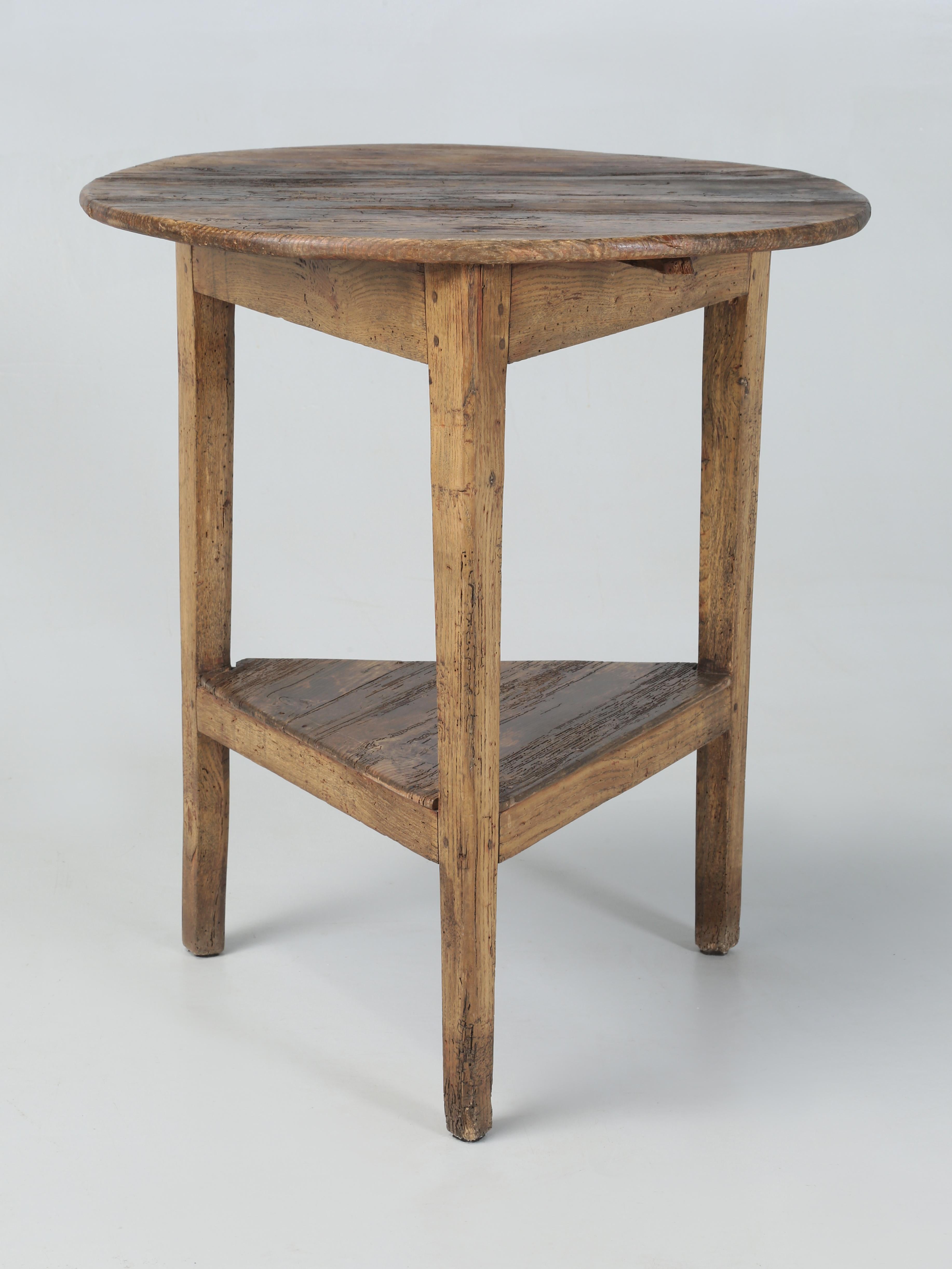 Antiker englischer Crickettisch, sehr alt und sehr original, um 1780-1820, massiver (Land) im Angebot