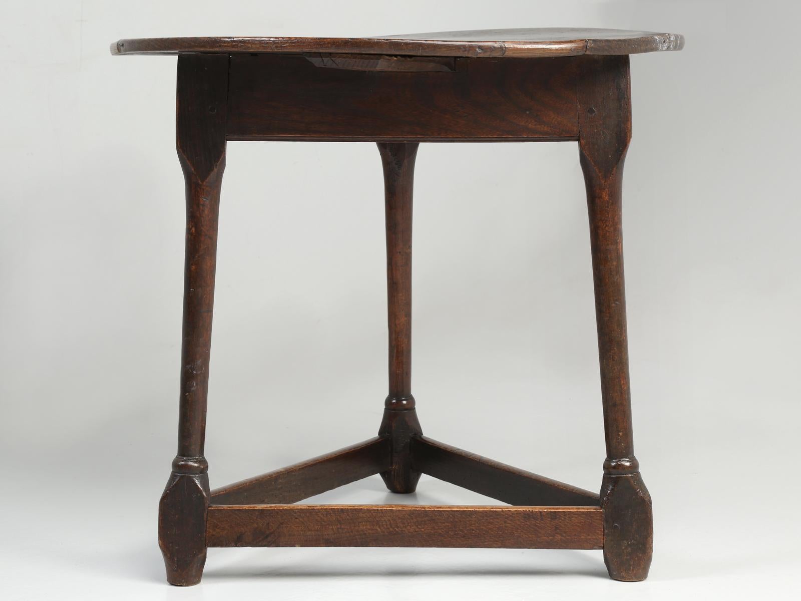 Antique English Cricket Table with a Great Original Patina, circa 1800s 3