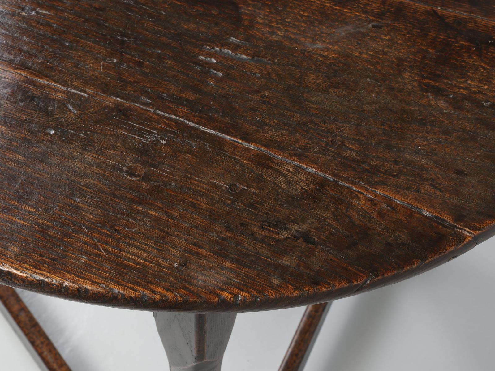 Mid-19th Century Antique English Cricket Table with a Great Original Patina, circa 1800s