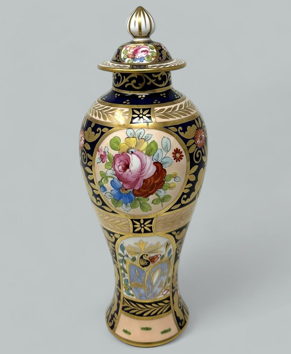Edwardian Antique English Crown Derby Staffordshire Bone China Urn Vase Centerpiece 19C For Sale