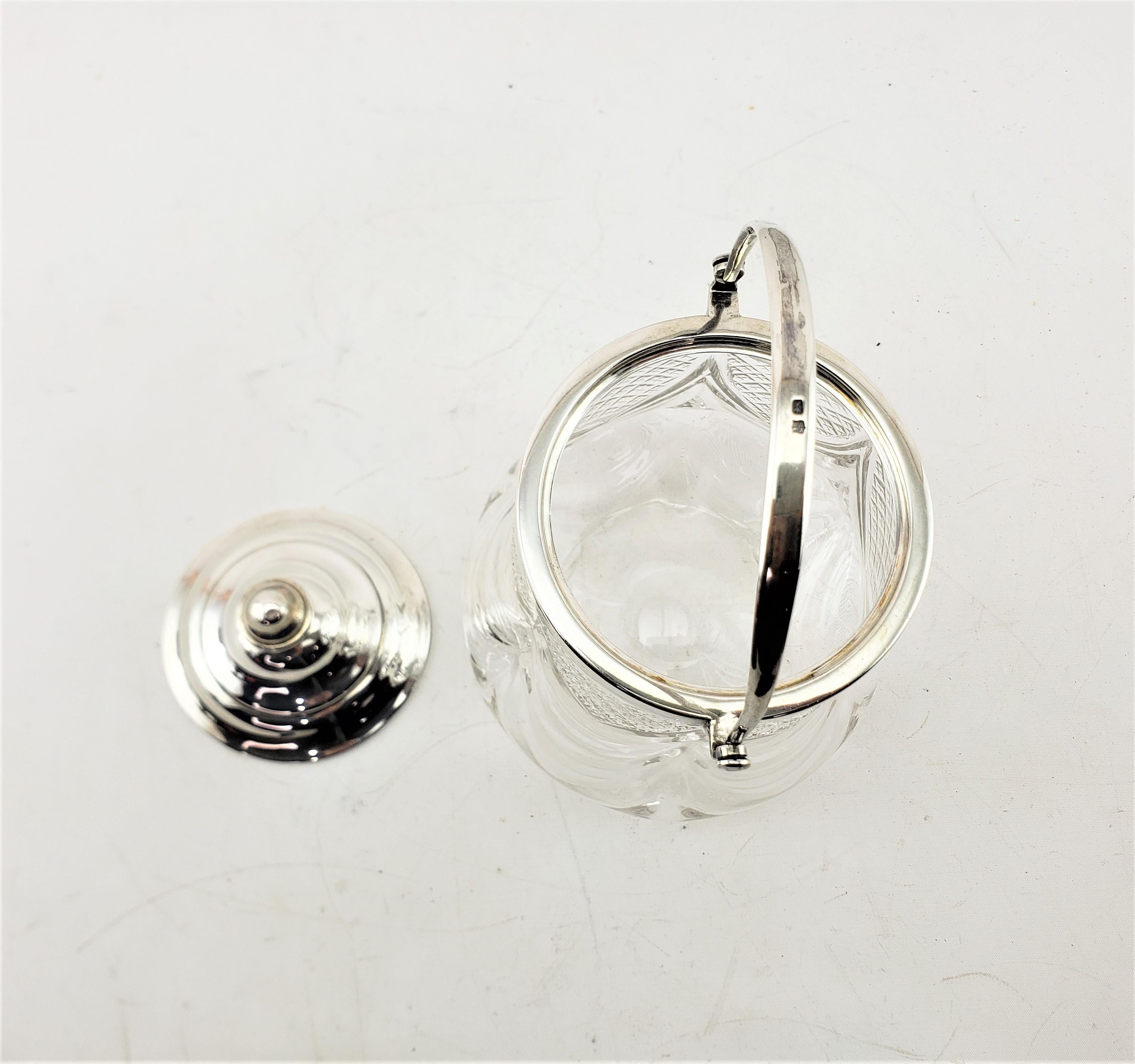 Antico barattolo di cristallo inglese e argento Sterling Barrel o Barattolo coperto in vendita 2
