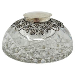 Encrier anglais ancien en cristal et argent sterling signé Samuel Jacob, vers 1895