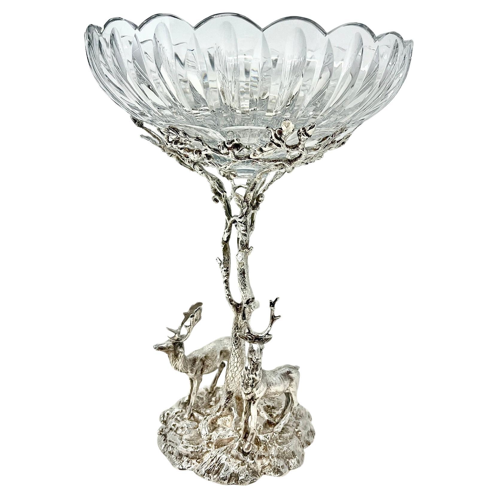 Antiguo Epergne Inglés de Cristal Tallado y Plata de Sheffield con Ciervo, Circa 1900's en venta