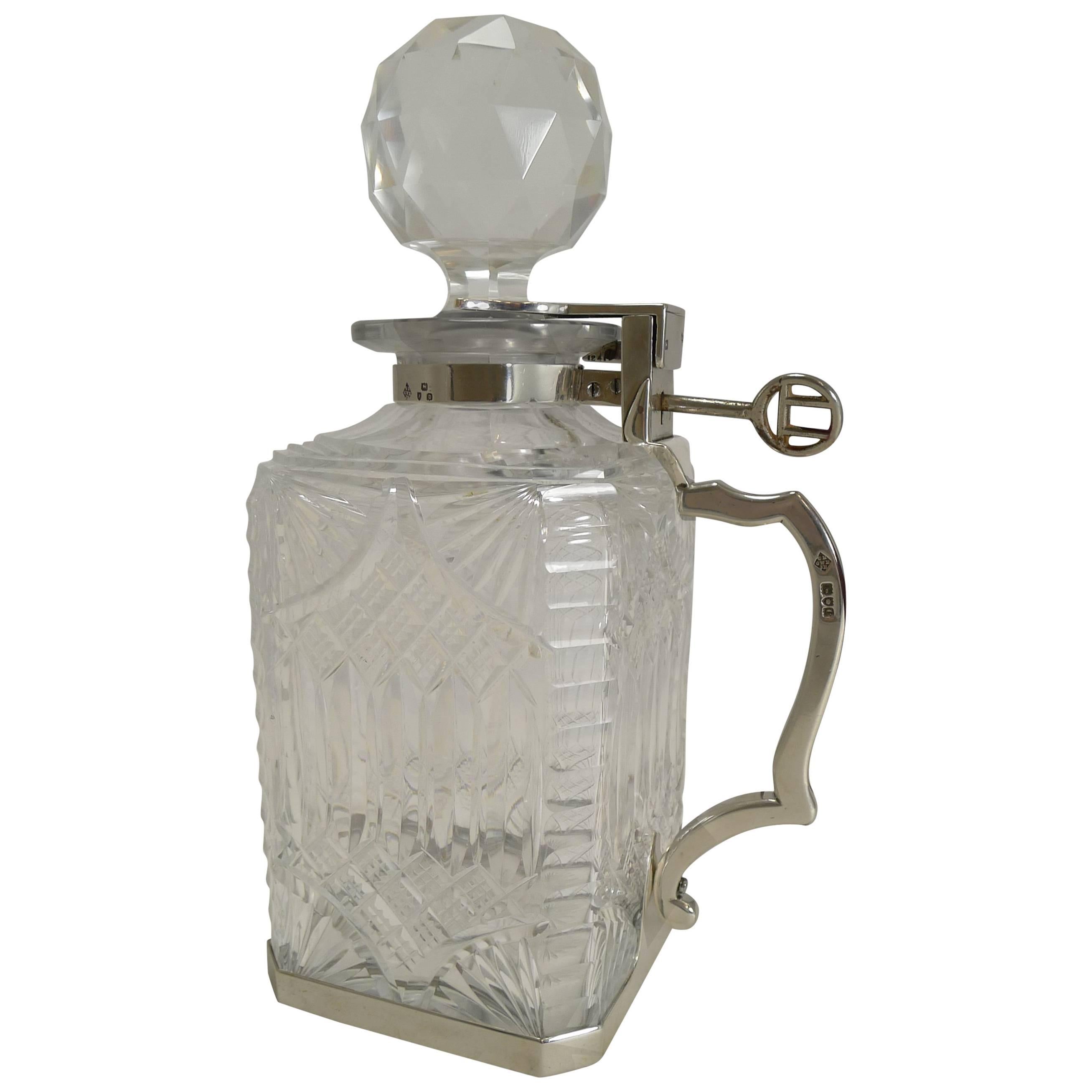 Ancienne carafe anglaise à verrouillage simple en cristal taillé et argent sterling, 1898 en vente