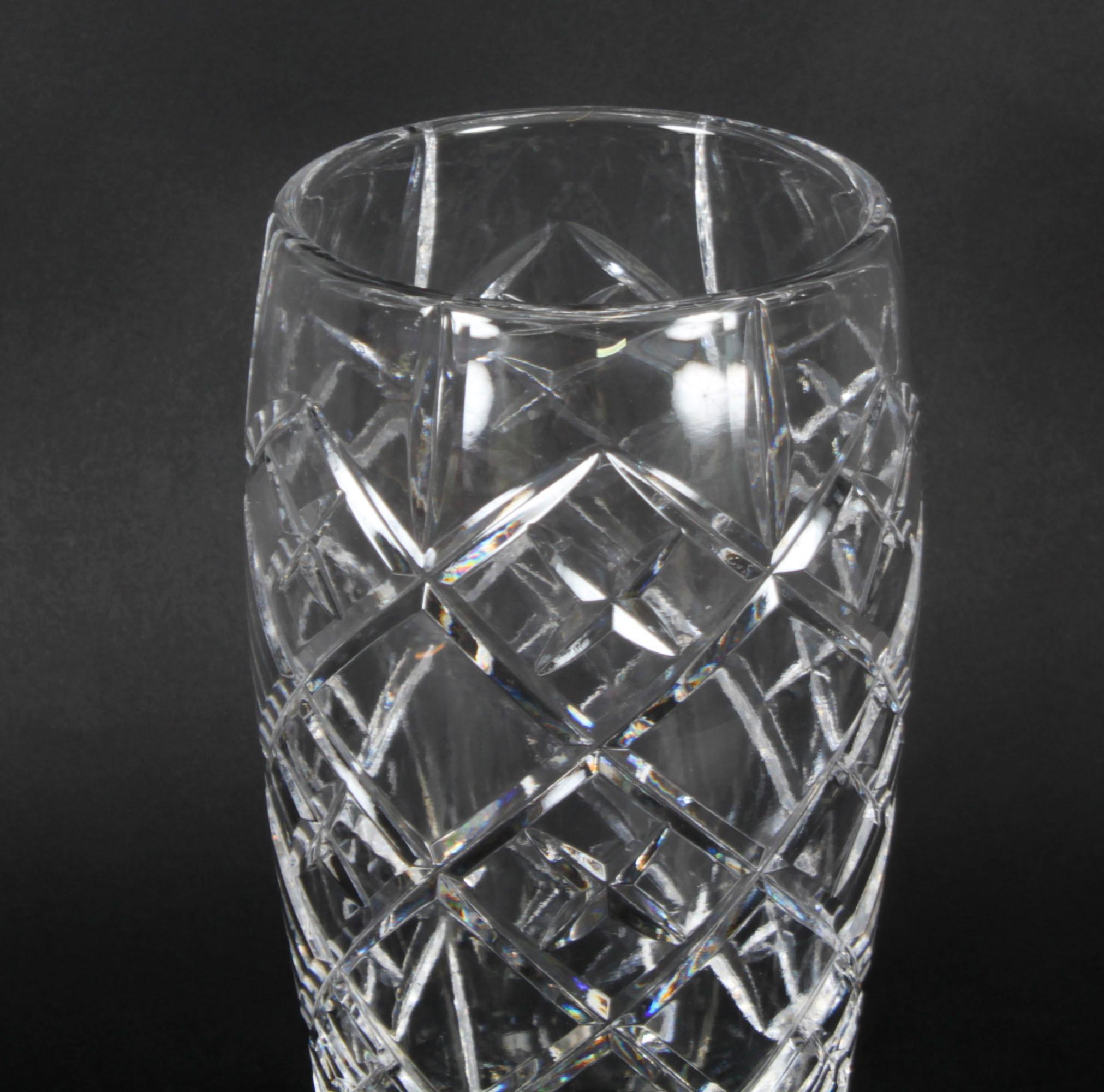 Antiguo jarrón cilíndrico de cristal tallado inglés C 1900 Cristal en venta
