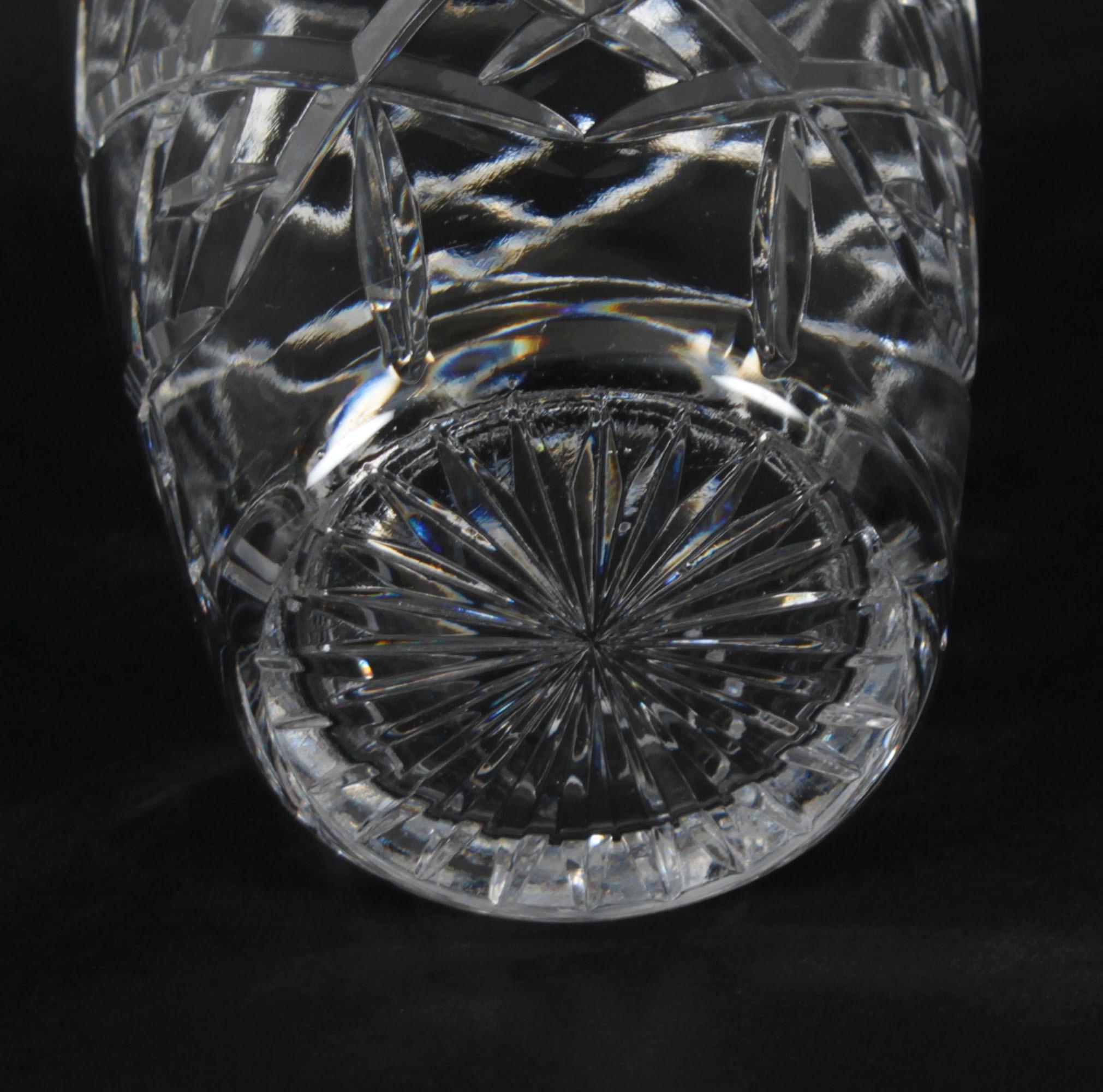 Antiguo jarrón cilíndrico de cristal tallado inglés C 1900 en venta 2