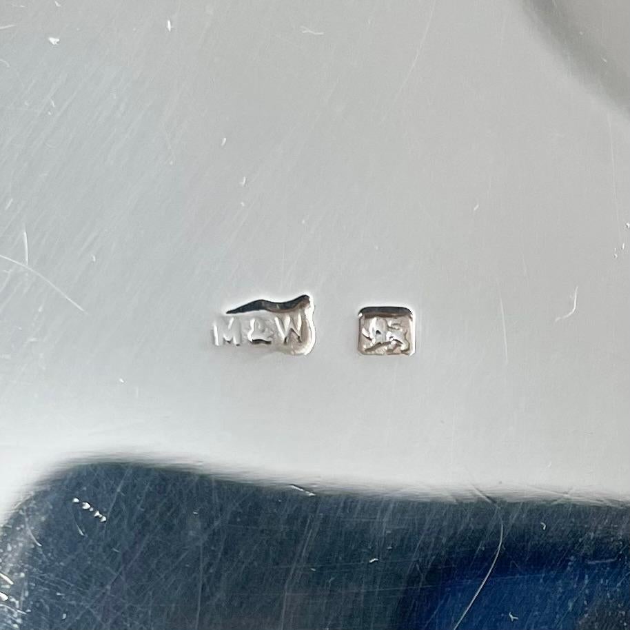 Antigua jarra de agua inglesa de cristal tallado y chapa de plata, circa 1900. en venta 6