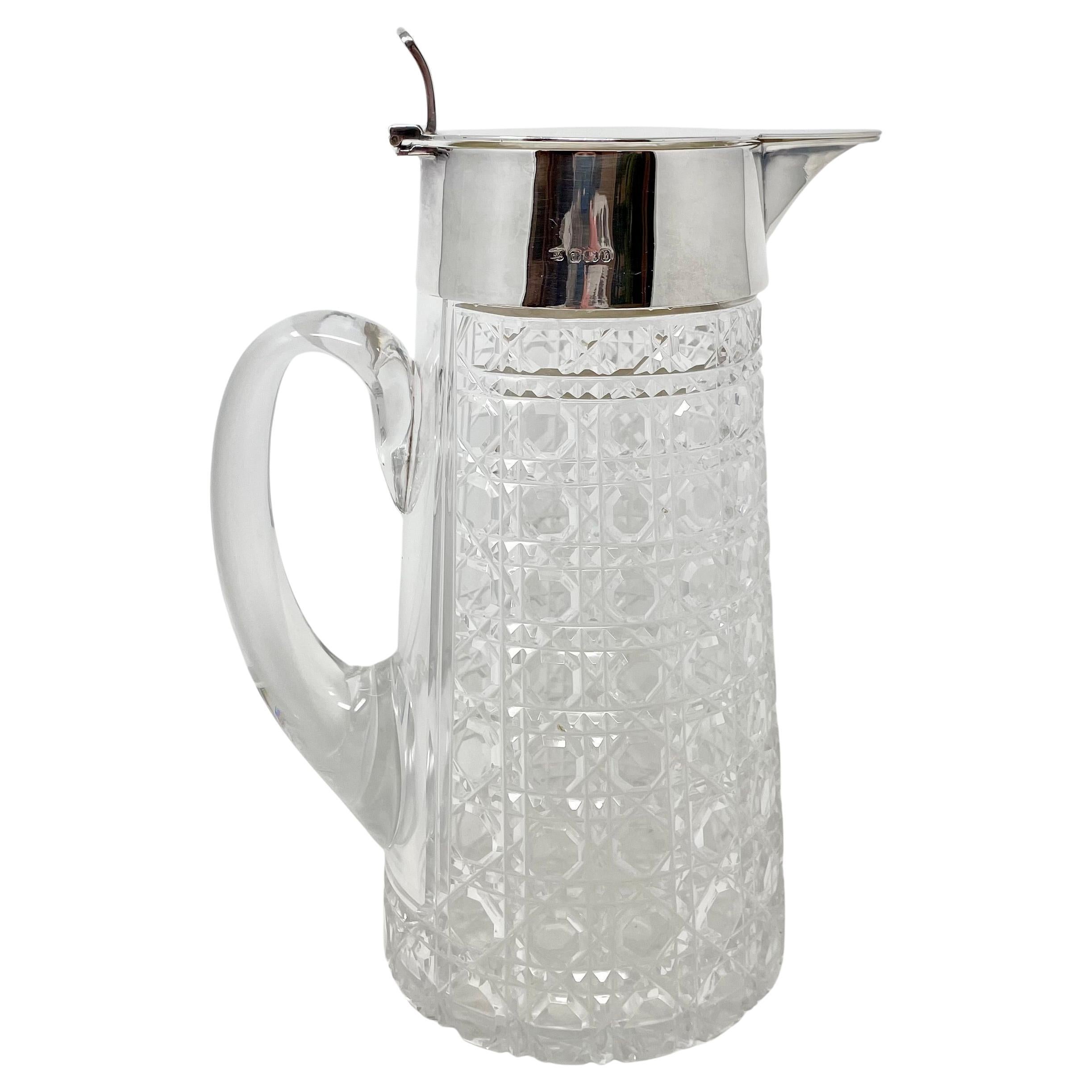 Antigua jarra de agua inglesa de cristal tallado y chapa de plata, circa 1900. en venta 1