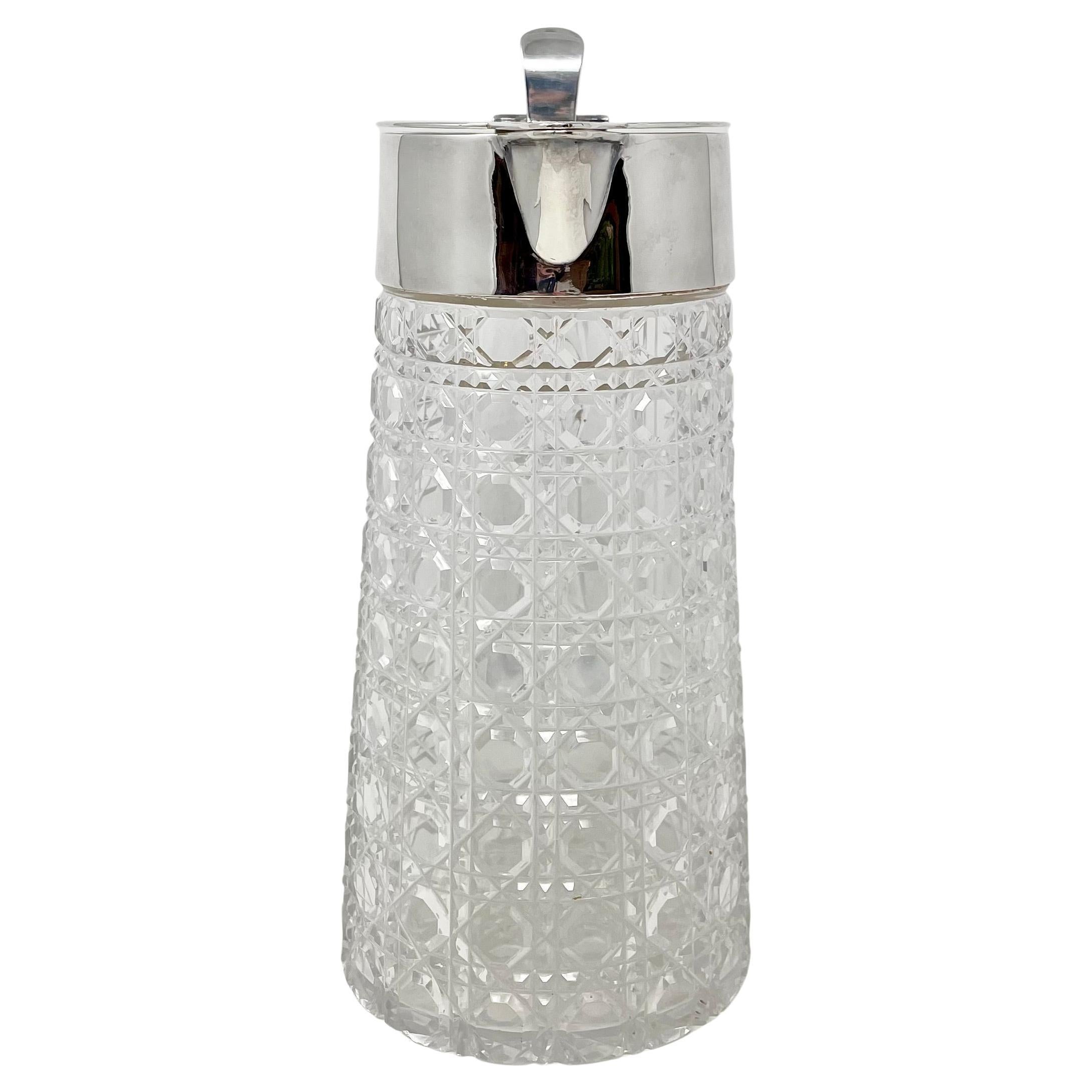 Antigua jarra de agua inglesa de cristal tallado y chapa de plata, circa 1900. en venta 3