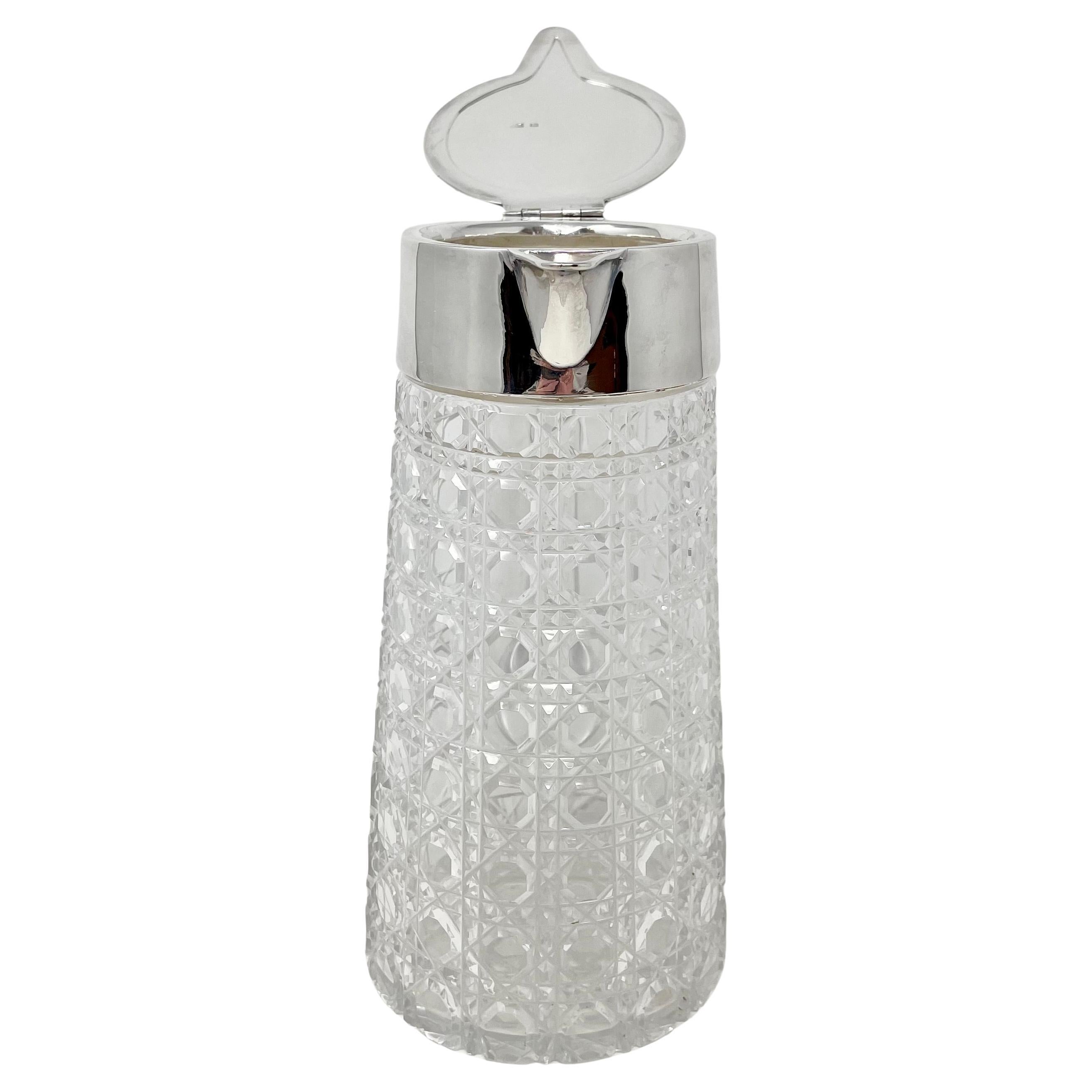 Antigua jarra de agua inglesa de cristal tallado y chapa de plata, circa 1900. en venta 4