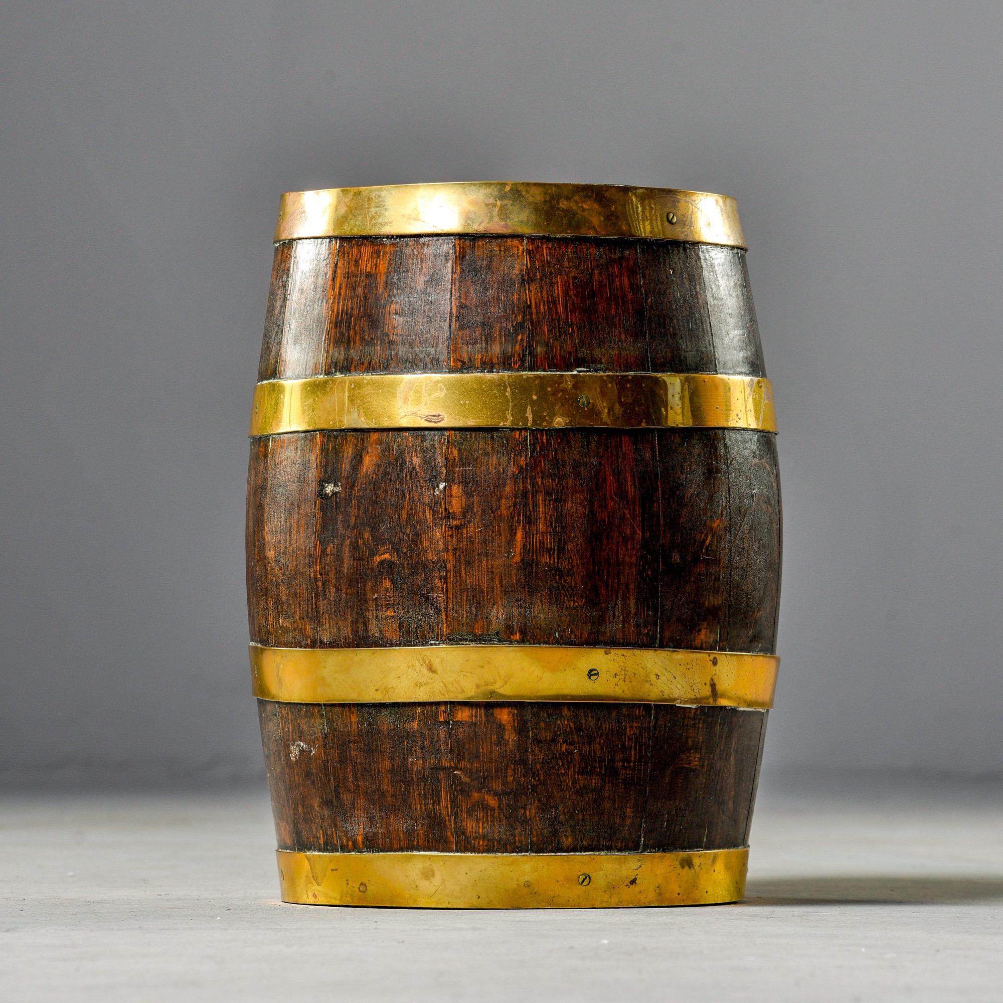 20th Century Antique English Dark Oak Barrel with Brass Bands For Sale