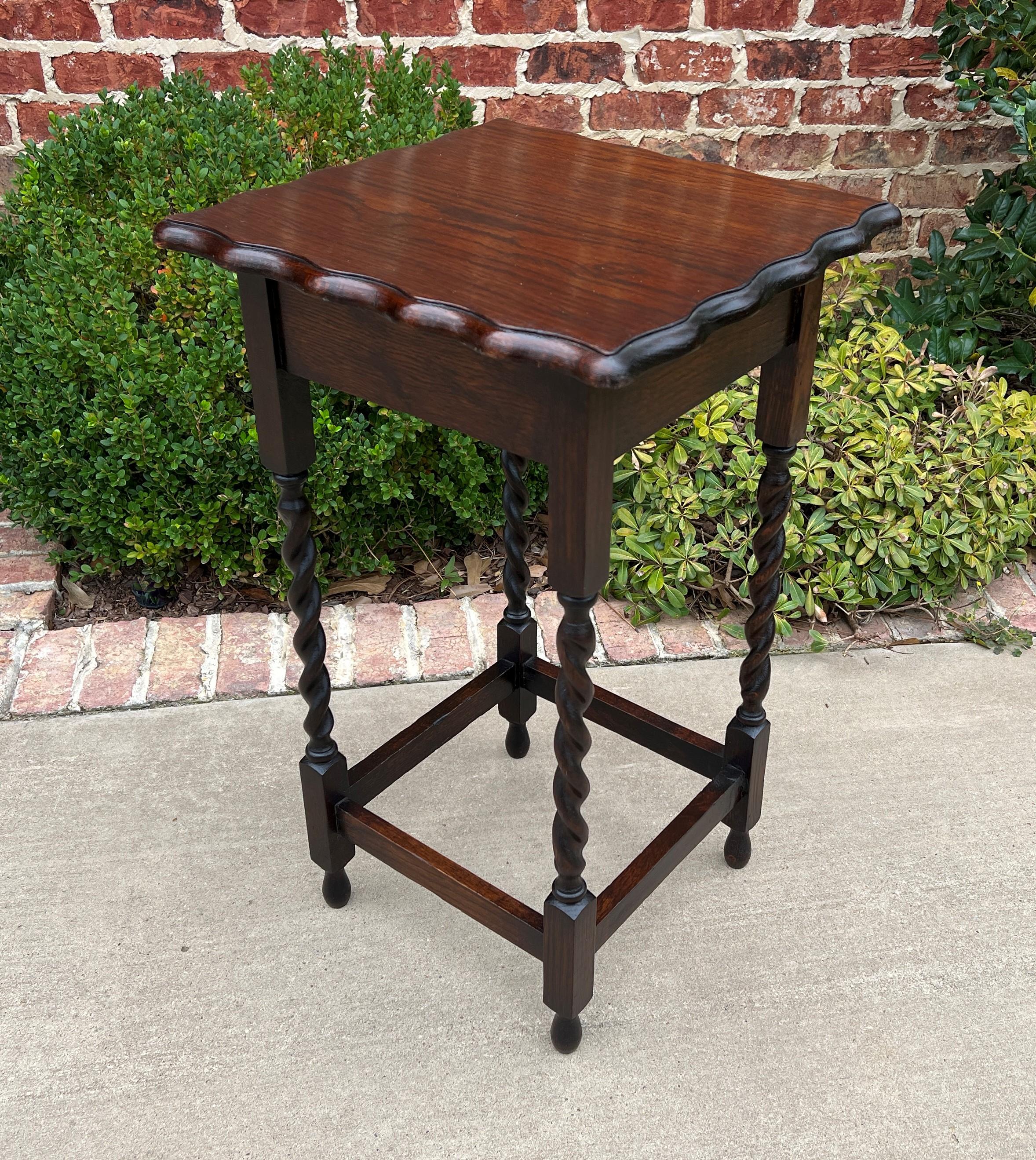 Mid-20th Century Antique English Dark Oak End Table Barley Twist Pie Crust Edge Square Side Table