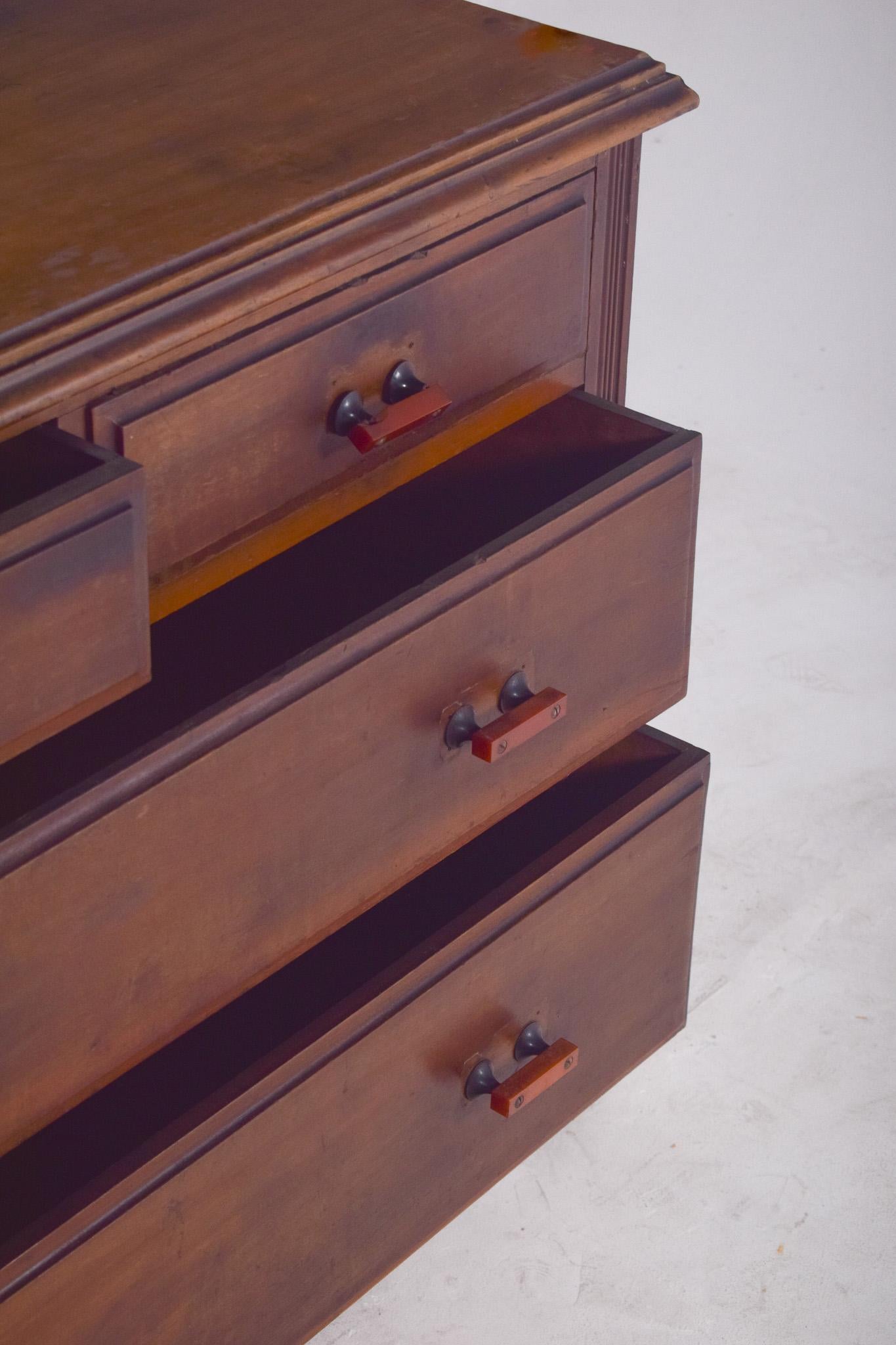 Antique English Deco Chest of Drawers For Sale 1