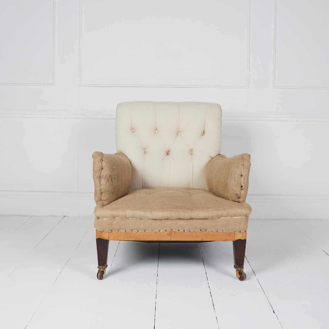 Anglais Fauteuil anglais ancien à assise profonde en vente