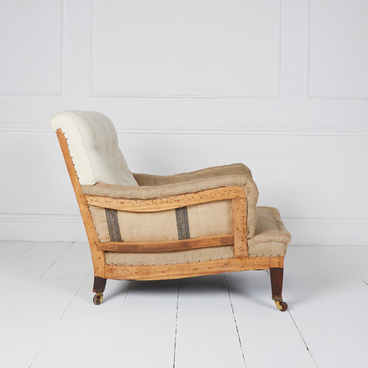 Fait main Fauteuil anglais ancien à assise profonde en vente