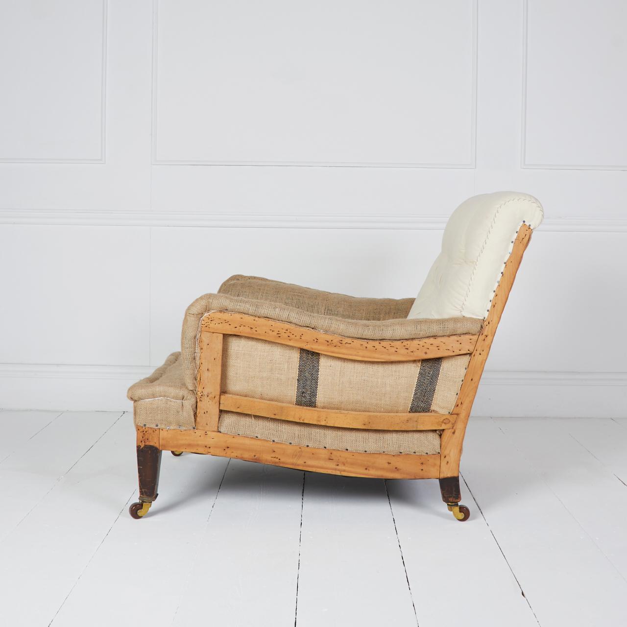 Fauteuil anglais ancien à assise profonde Bon état - En vente à Stroud, GB