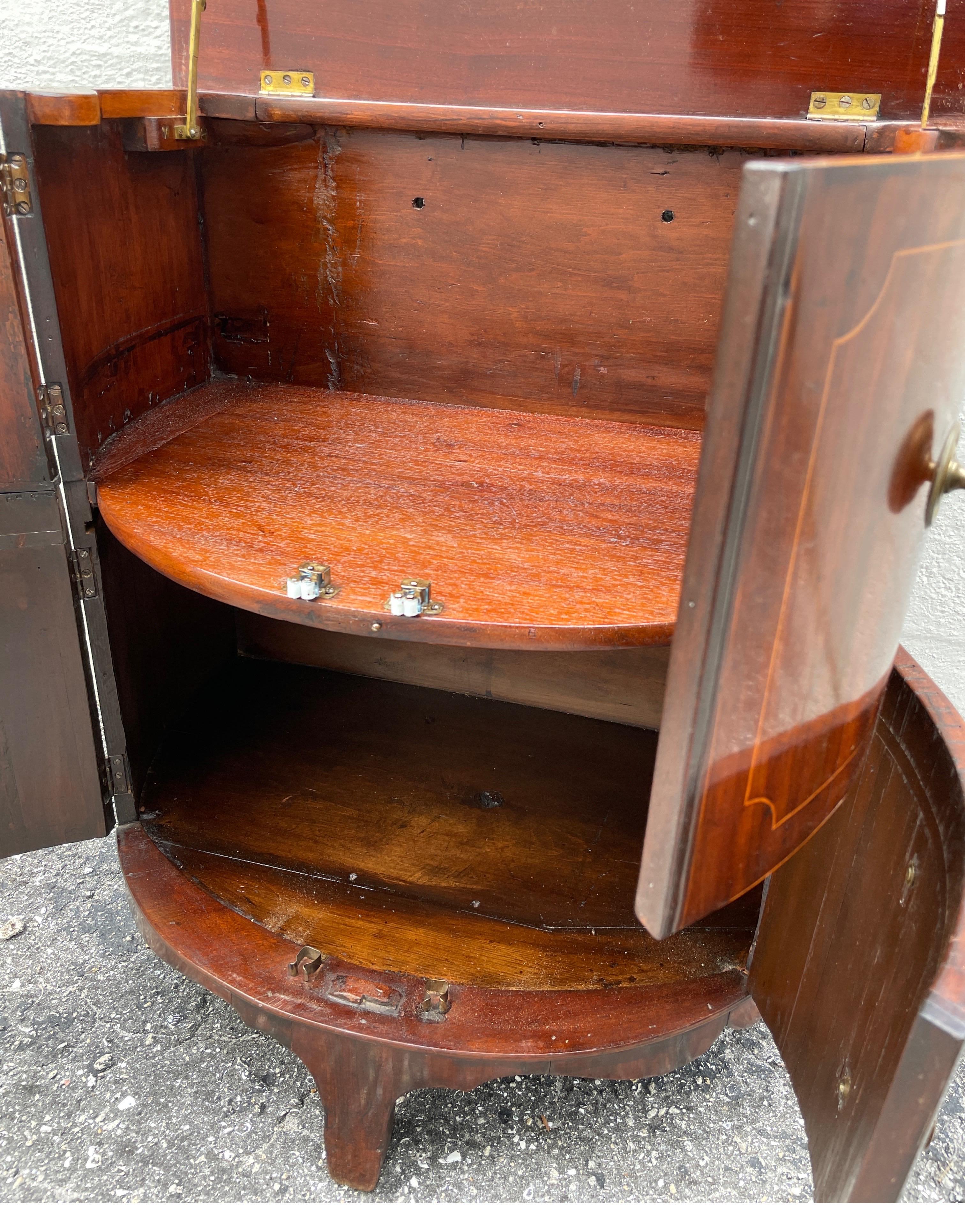 Ancien meuble de rangement anglais Demi Lune / Bar à sec en vente 4