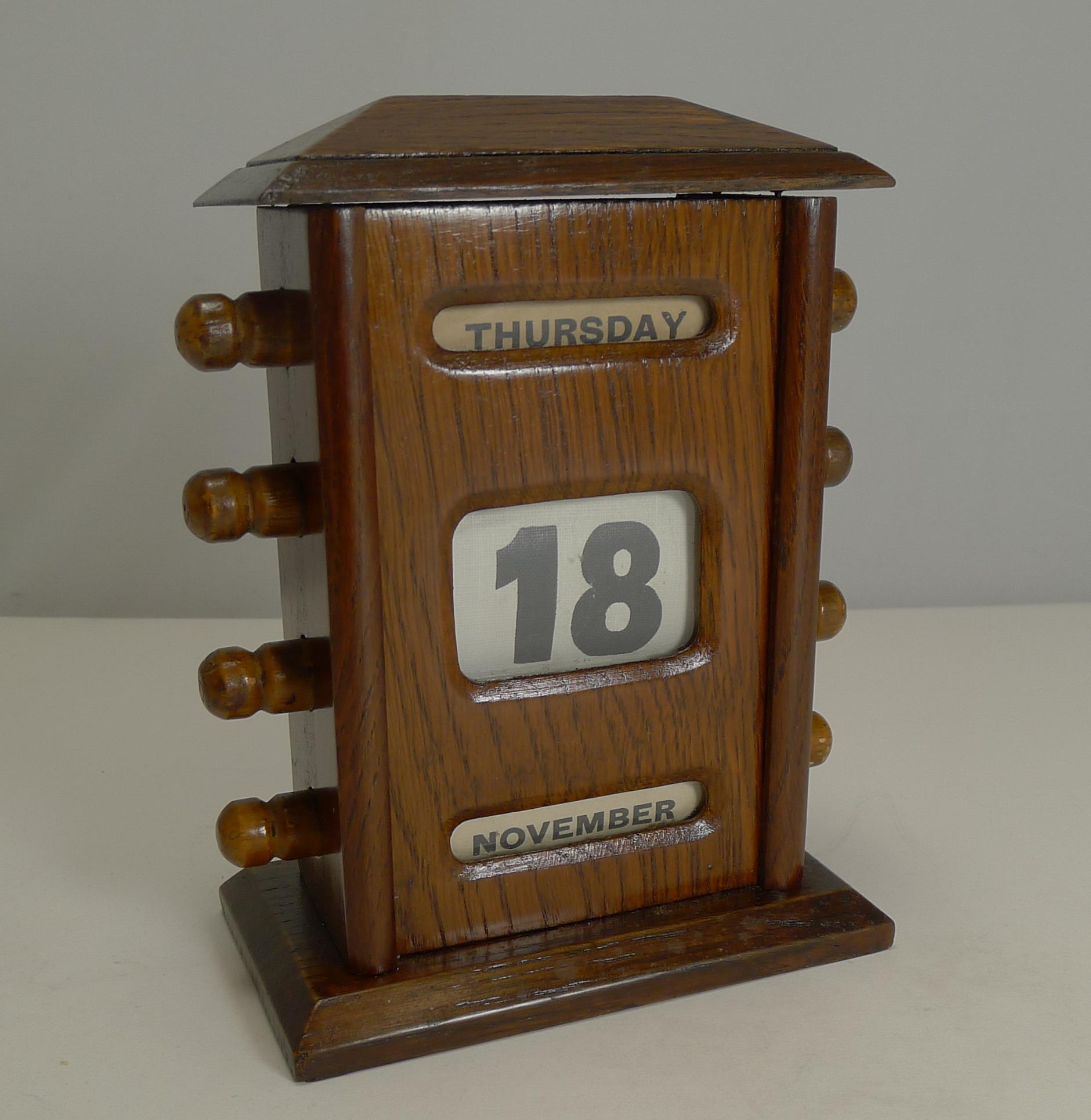 Edwardian Antique English Desk-Top Oak Perpetual Calendar, circa 1900