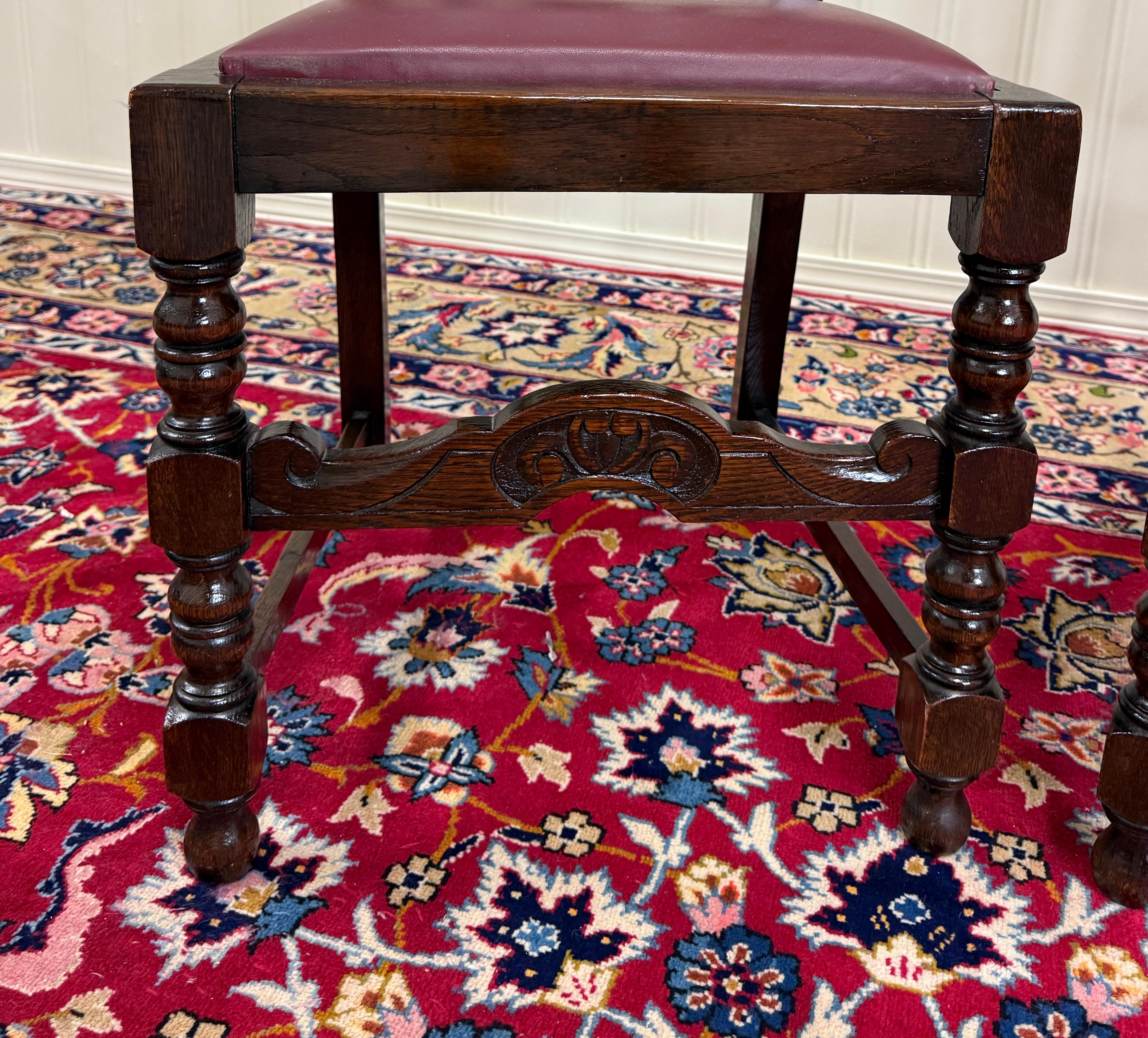 Sedie da pranzo inglesi antiche (6) in pelle borgogna Barley Twist Oak c. 1930 in vendita 8