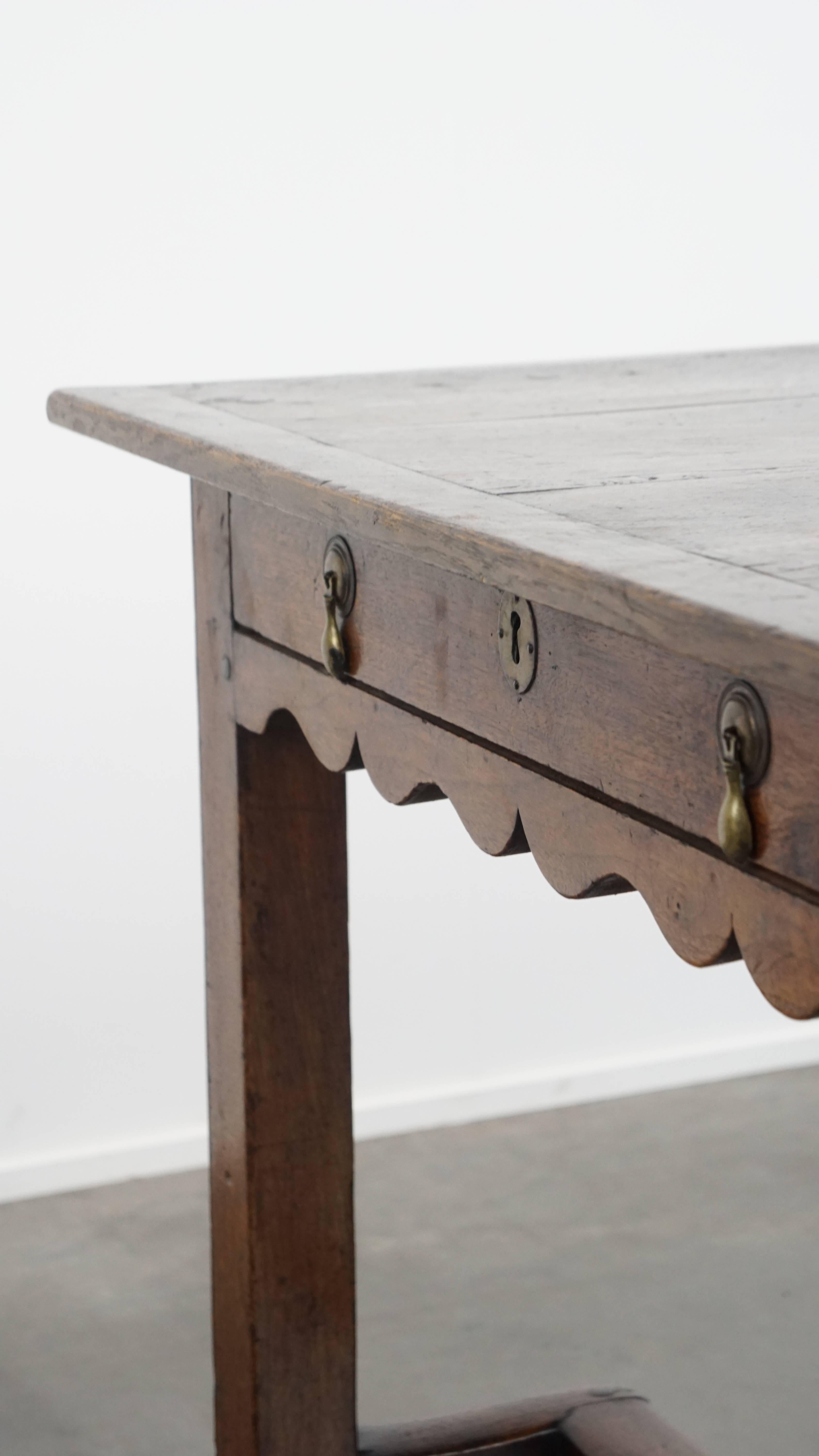 Antique English Dining Table / Desk / Writing Table in Oak ca. 1700 For Sale 3