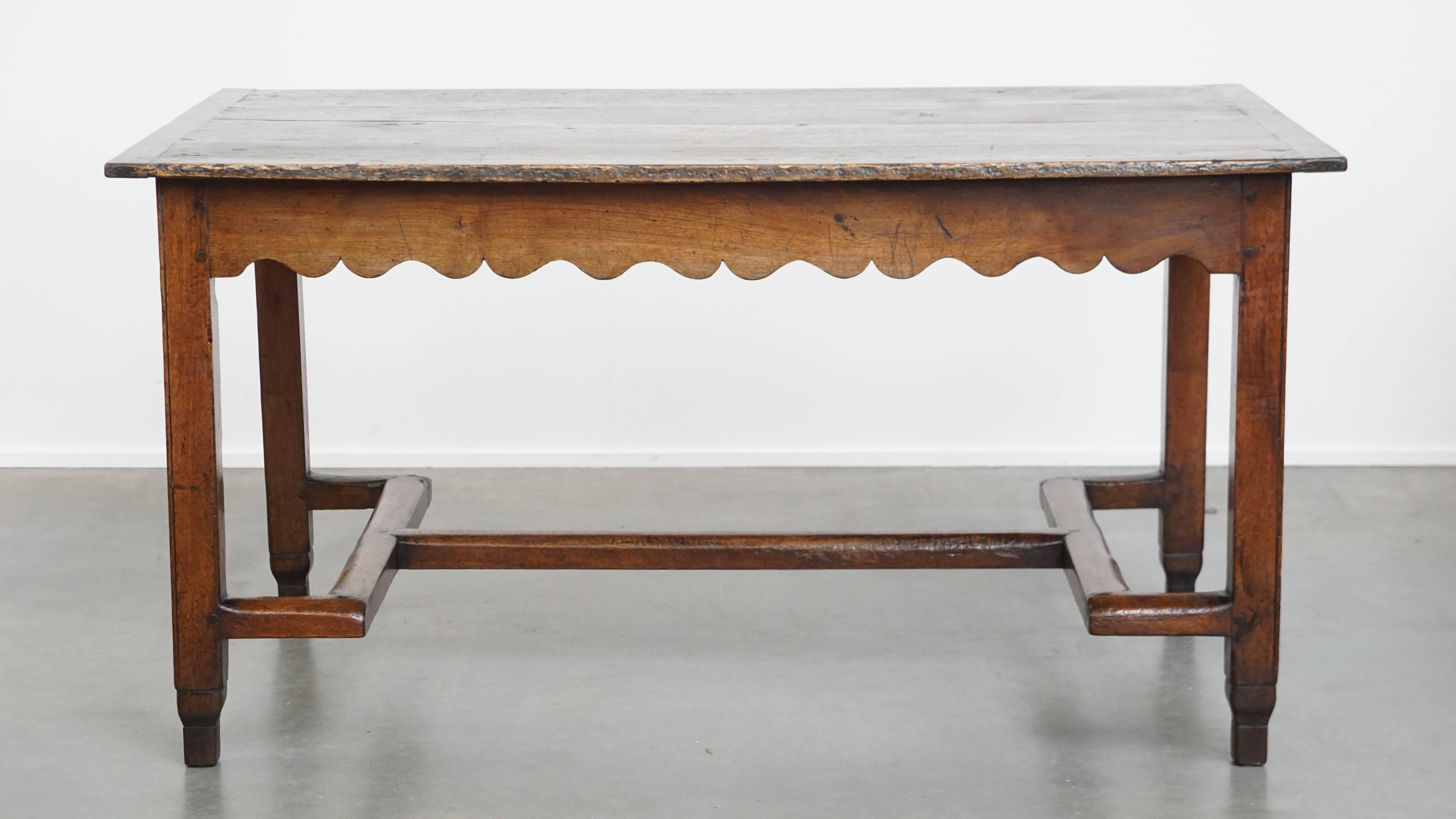 Antique English Dining Table / Desk / Writing Table in Oak ca. 1700 In Good Condition For Sale In Harderwijk, NL