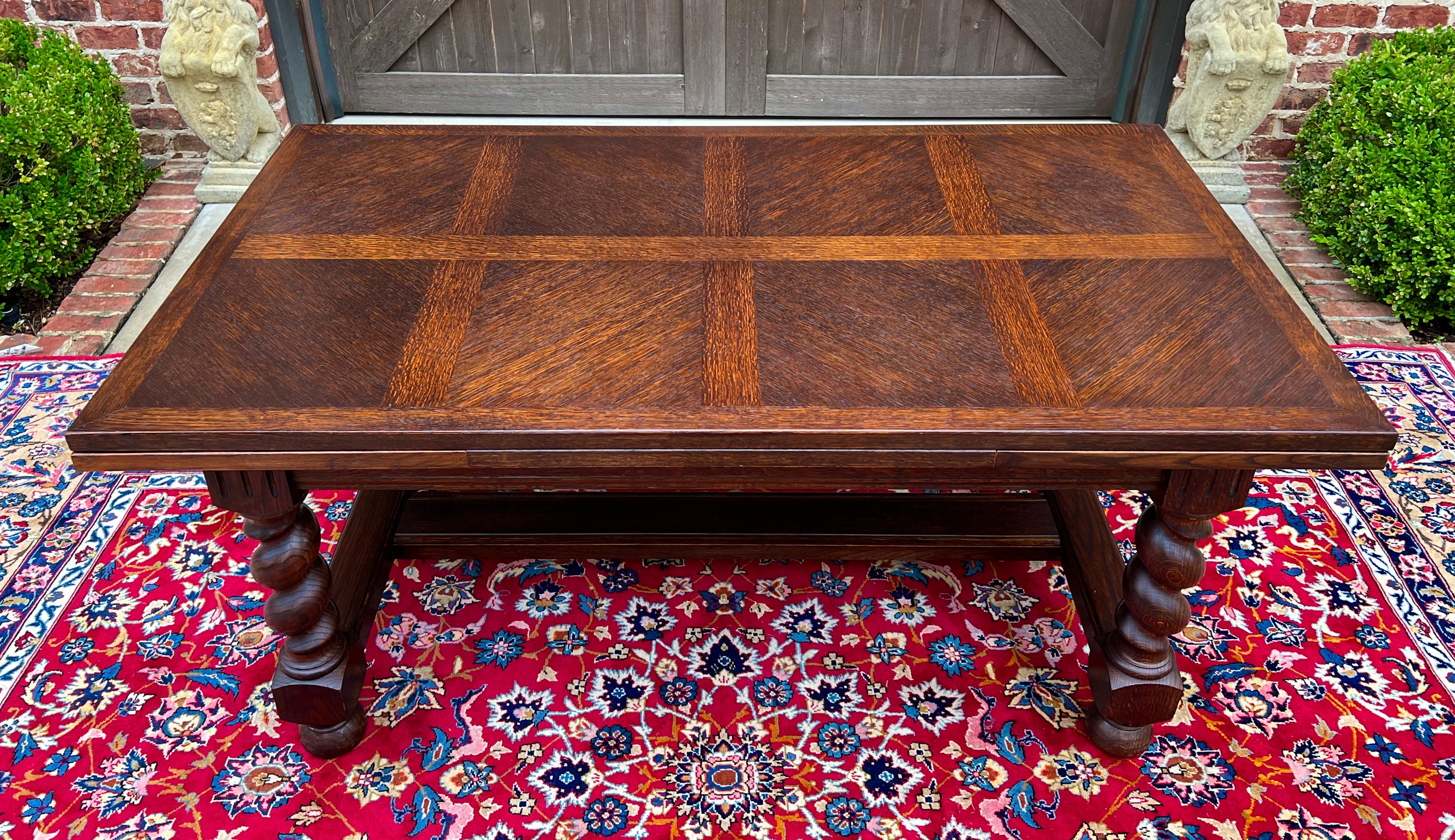 Antique English Dining Table Draw Leaf Table Barley Twist Oak Breakfast c. 1930s In Good Condition In Tyler, TX