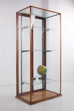 Antique English Display Case of Mahogany, 1930s