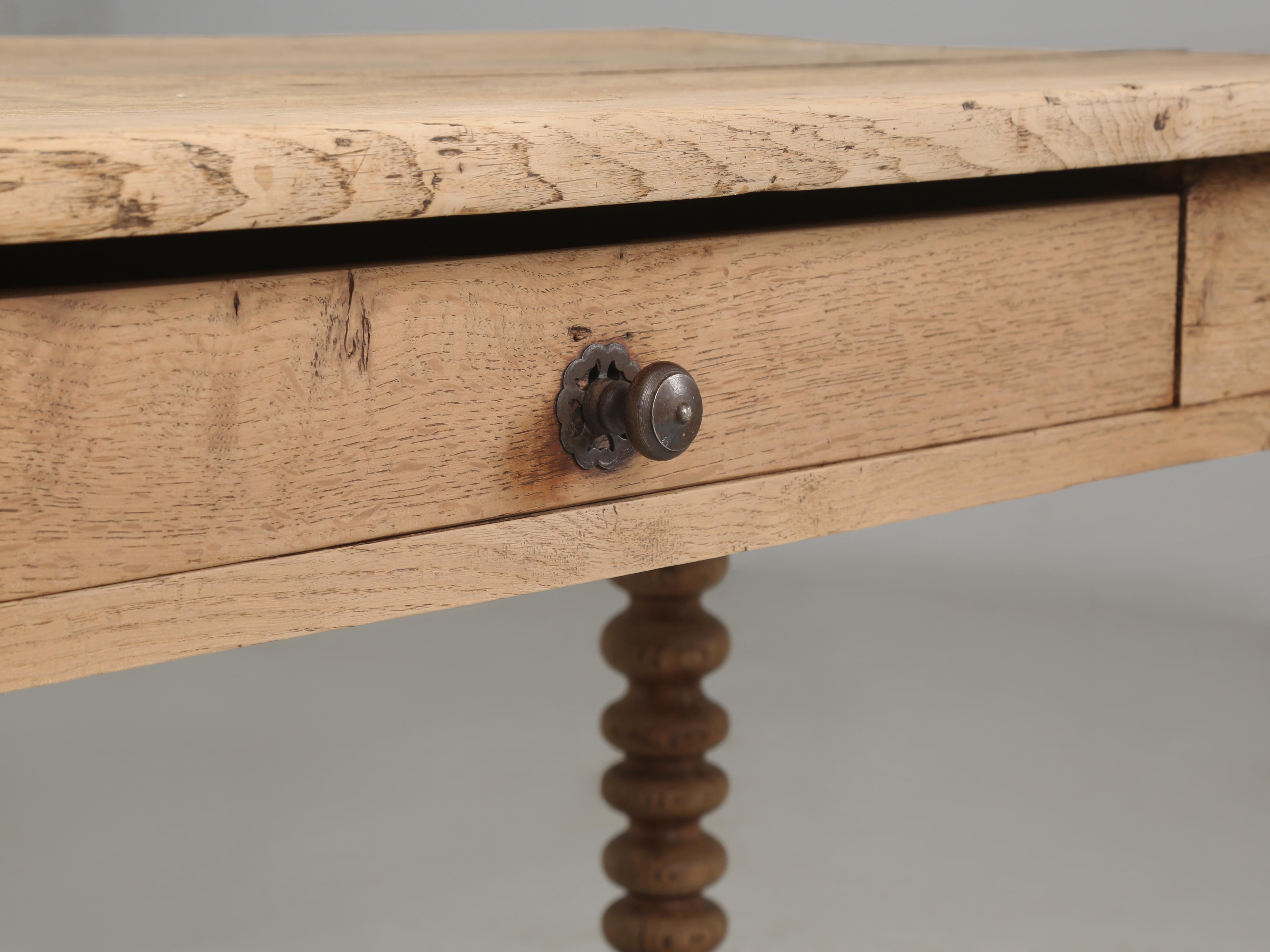 Ancienne table de drapier anglaise, table de travail pouvant être transformée en îlot de cuisine en vente 9