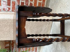 Ancienne table d'appoint anglaise pour canapé à abattants en chêne avec plateau pivotant en torsion d'orge