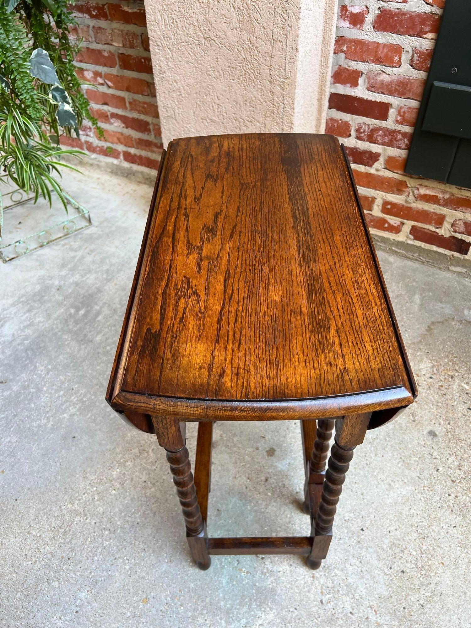 Antique English Drop Leaf Side Sofa Table Petite Oak Jacobean Bobbin Gate Leg 13