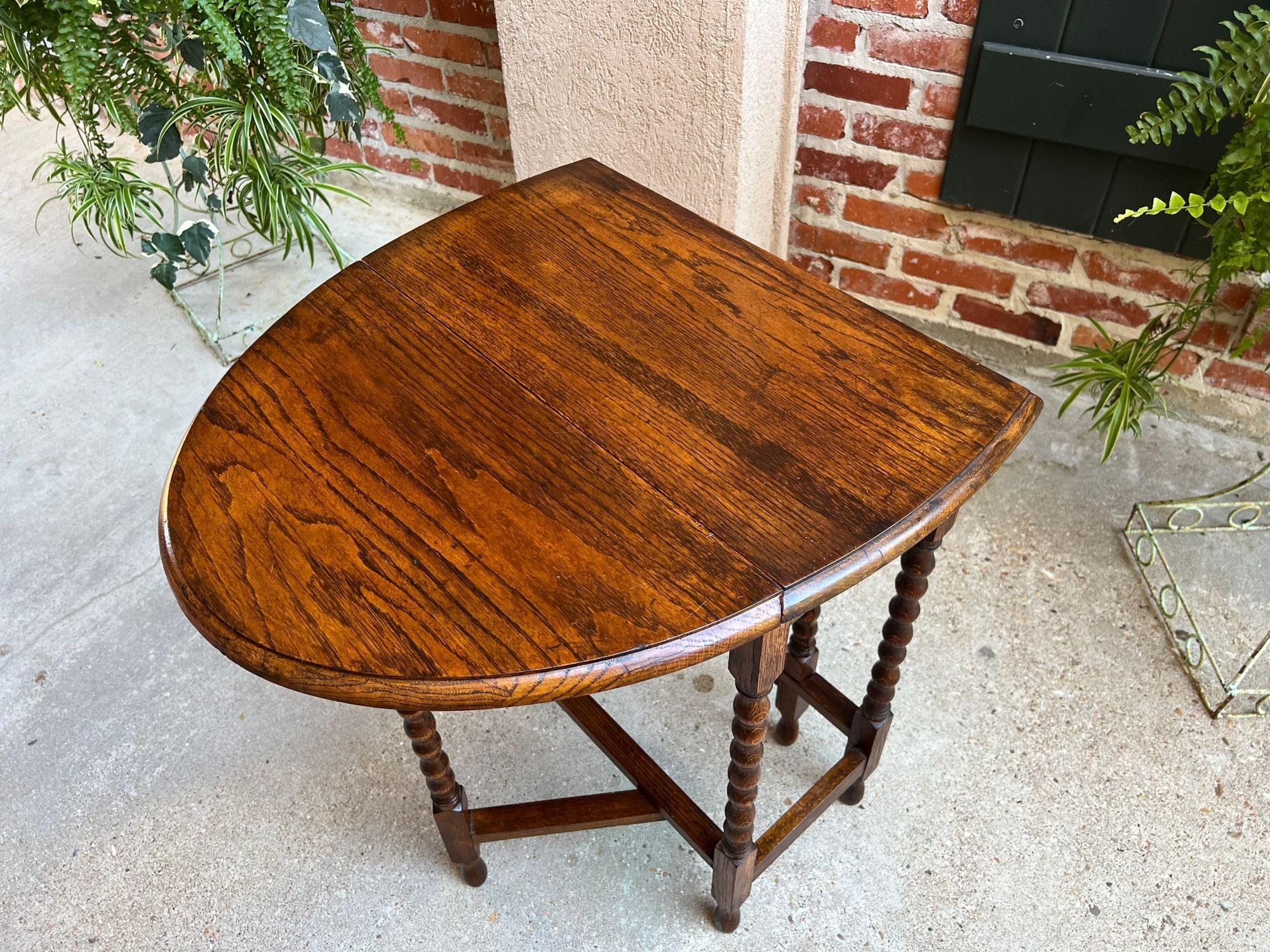 Antique English Drop Leaf Side Sofa Table Petite Oak Jacobean Bobbin Gate Leg In Good Condition In Shreveport, LA