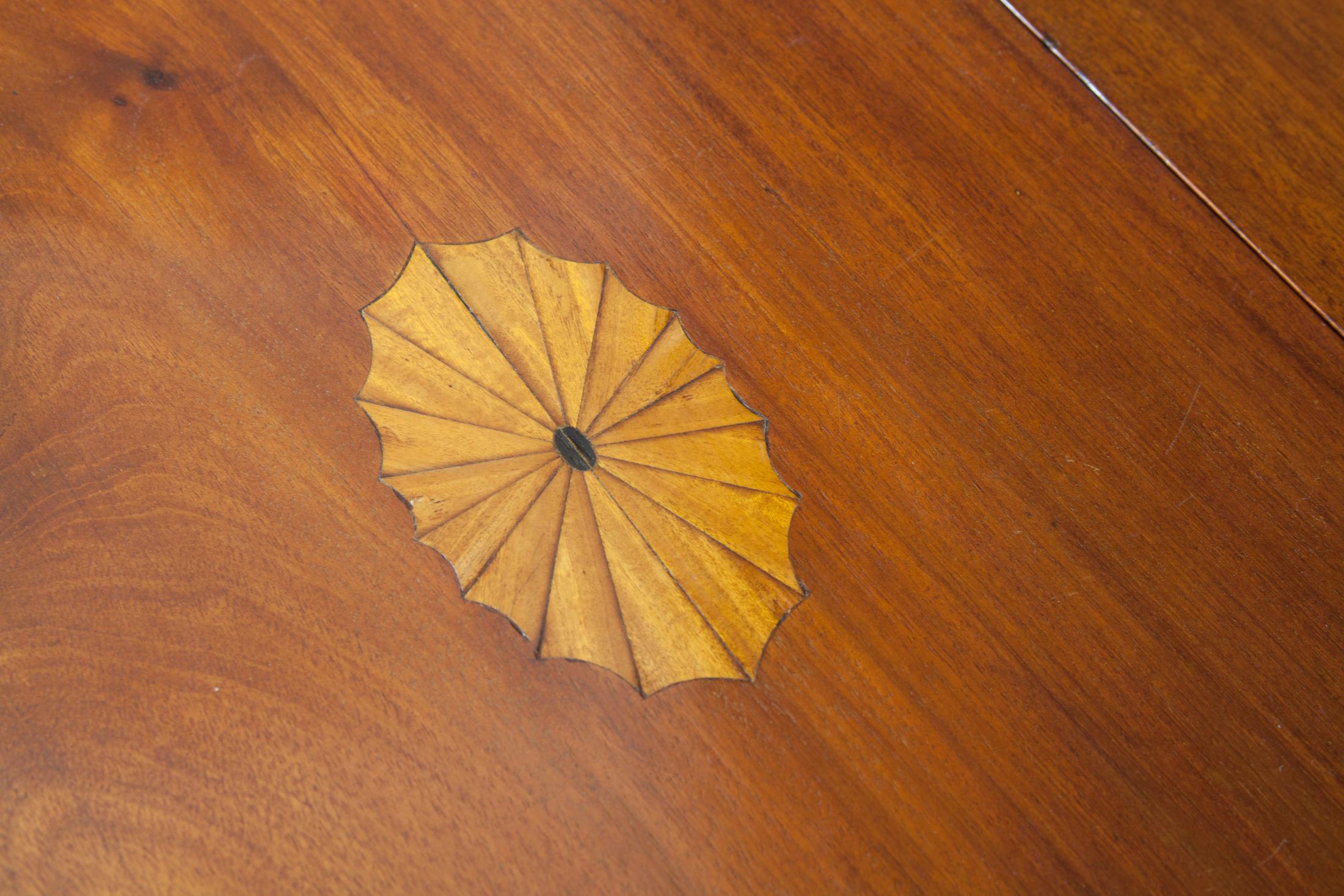 Mahogany Antique English Drop Leaf Table