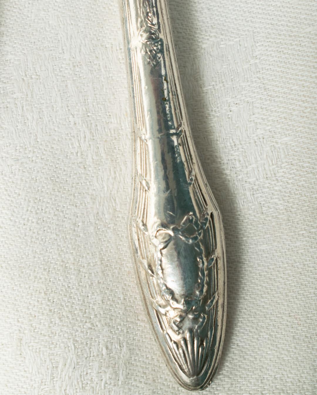 Antico set da portata inglese del primo periodo dell'ART NOUVEAU - Piatto d'argento e dorato (c.1900) in vendita 1