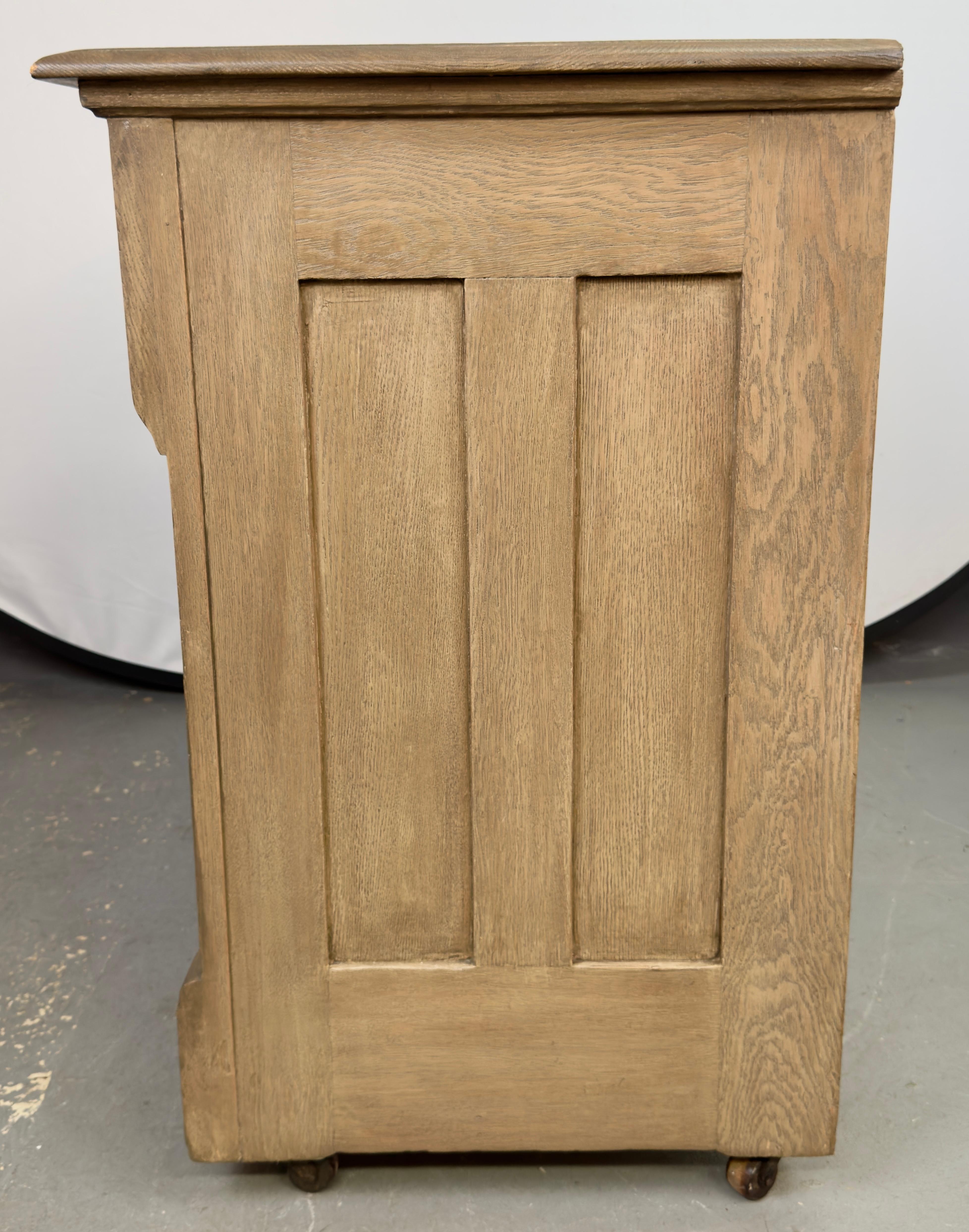 20th Century Antique English Eastlake Oak Four-Drawer Commode or Dresser