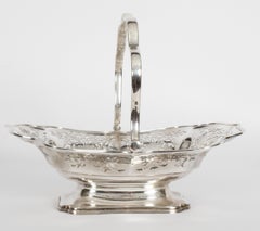 Antique English Edward VII  Sterling Silver Fruit Bread Basket Sheffield, 1907