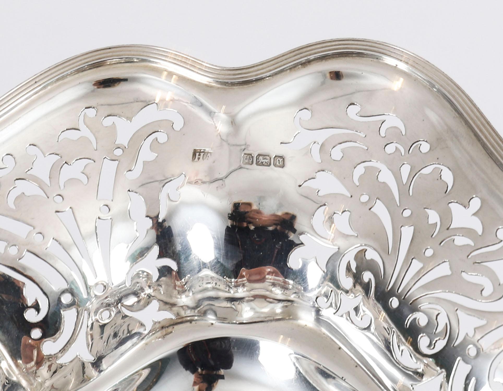 Antiker englischer Edward VII Sterling Silber Obstkorb Sheffield 20. Jahrhundert im Zustand „Gut“ im Angebot in London, GB