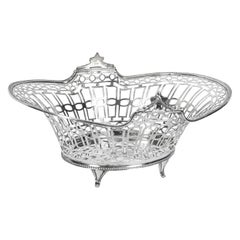 Antique English Edward VII Sterling Silver Fruit Bread Basket, London, 1909