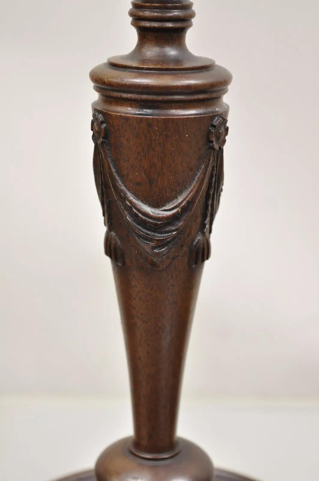 Antiguo Palo de Vela Sencillo de Caoba Tallado Inglés Eduardiano - Pareja en venta 3
