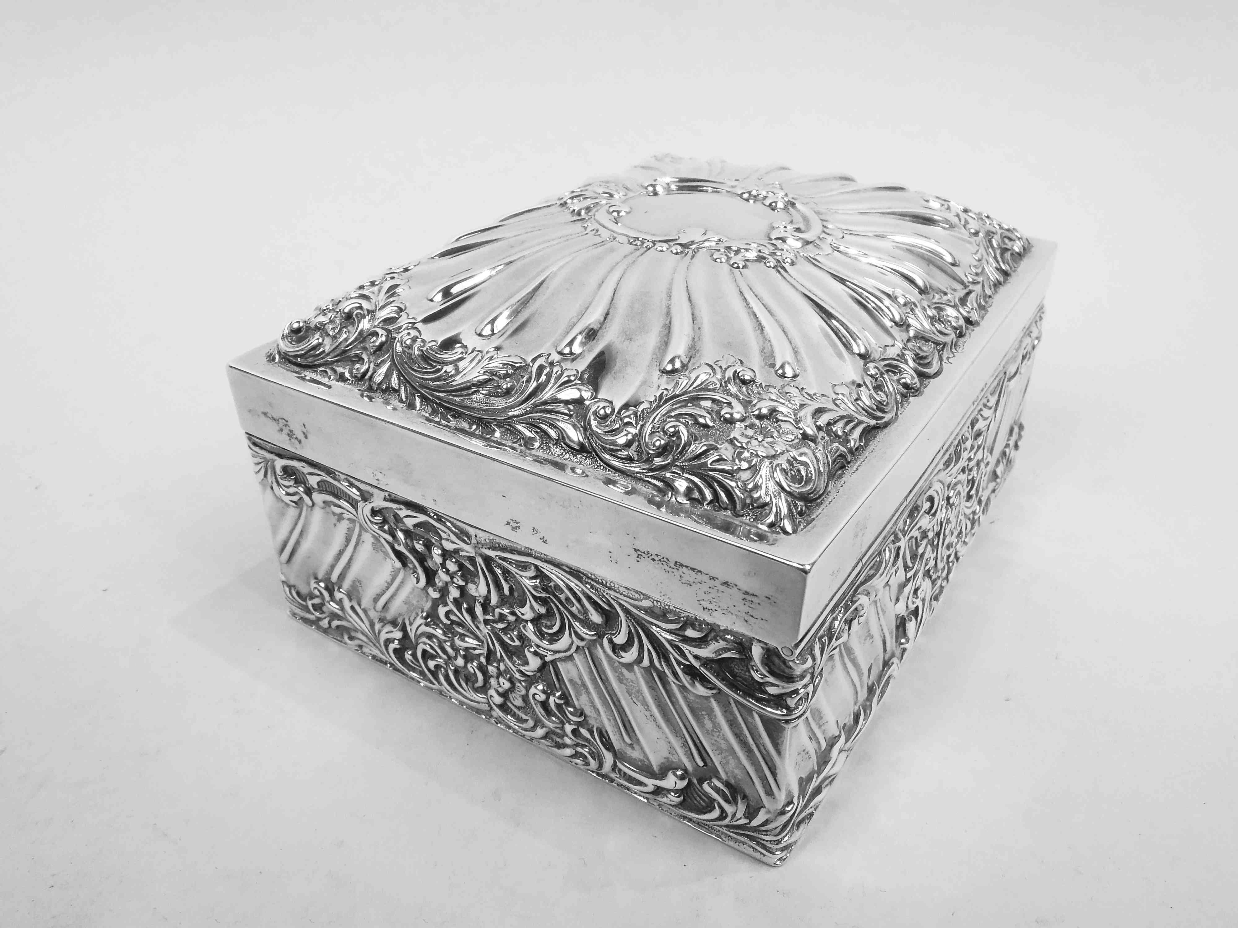 Antique English Edwardian Classical Sterling Silver Jewelry Box, 1904 1