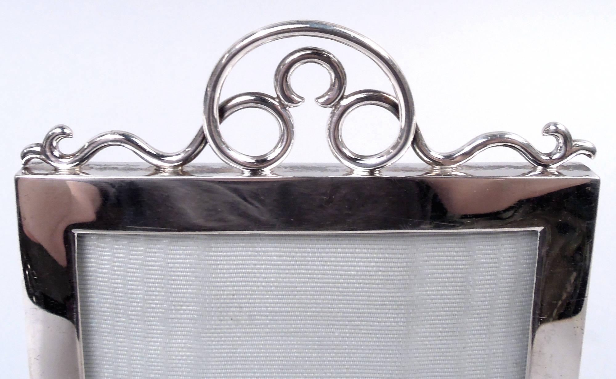 Britannique Cadre à photo en argent sterling classique de l'Antiquité anglaise édouardienne, 1901 en vente