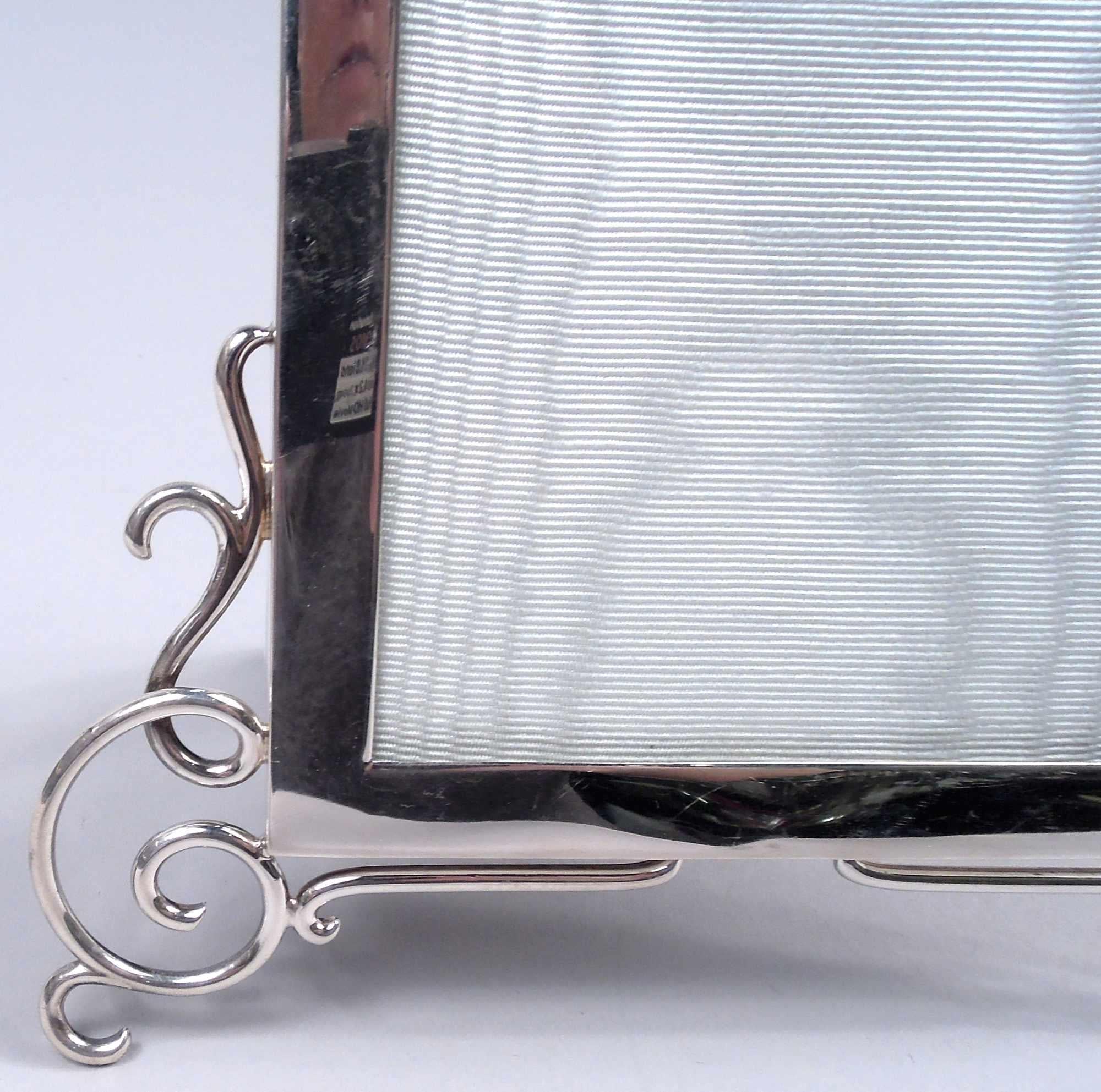 Cadre à photo en argent sterling classique de l'Antiquité anglaise édouardienne, 1901 Bon état - En vente à New York, NY